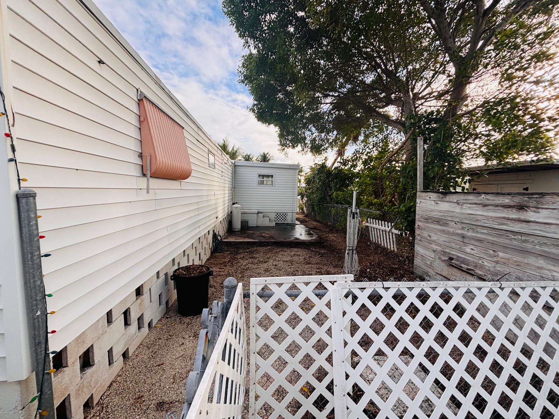 47 Boundary Lane photo 14