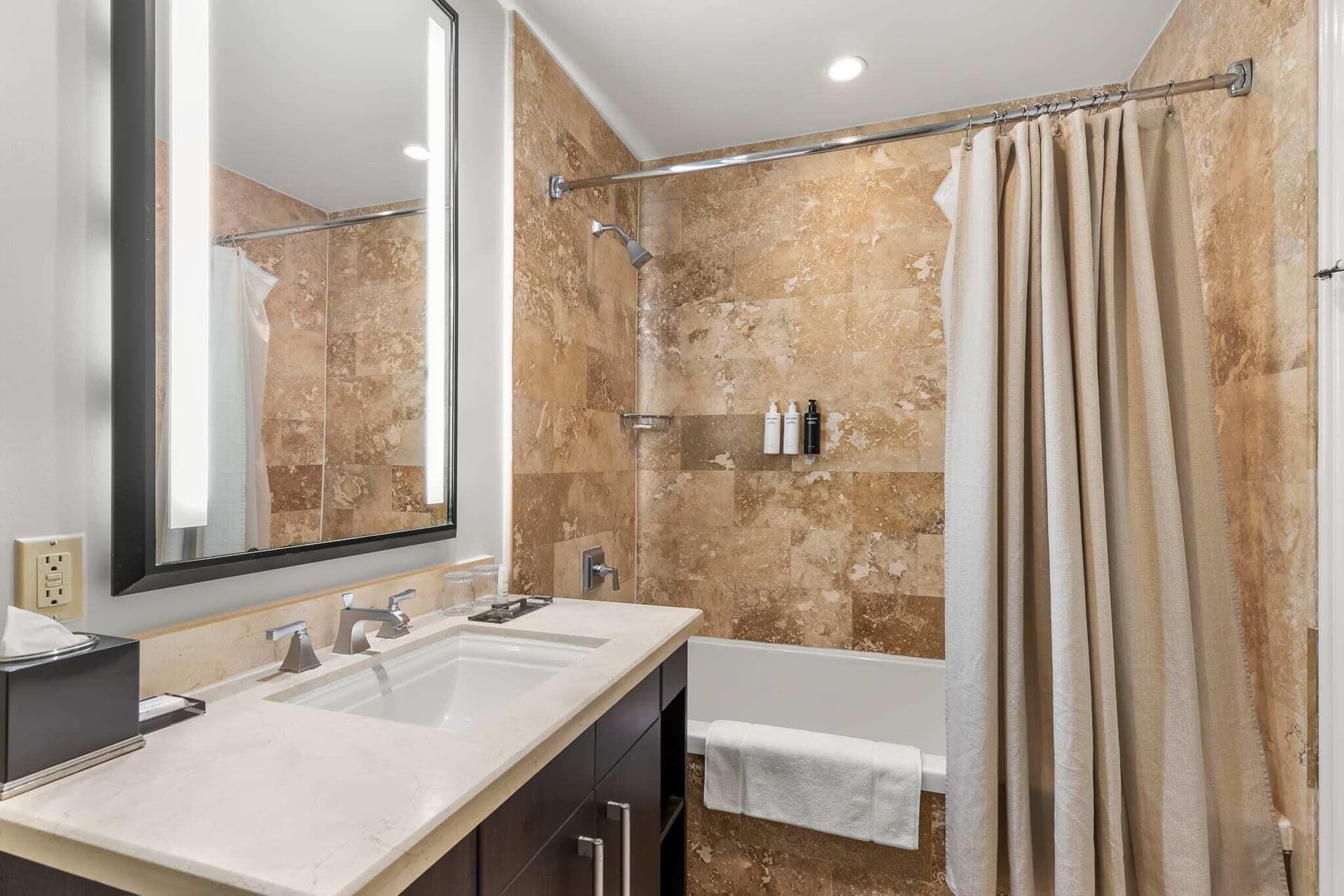 3841 N Roosevelt Boulevard 213 photo 17