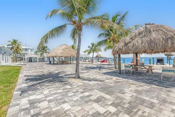 10877 Overseas Highway 7 photo 13
