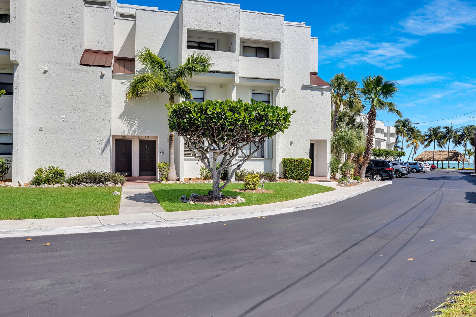 601 W Ocean Drive 203A photo 6