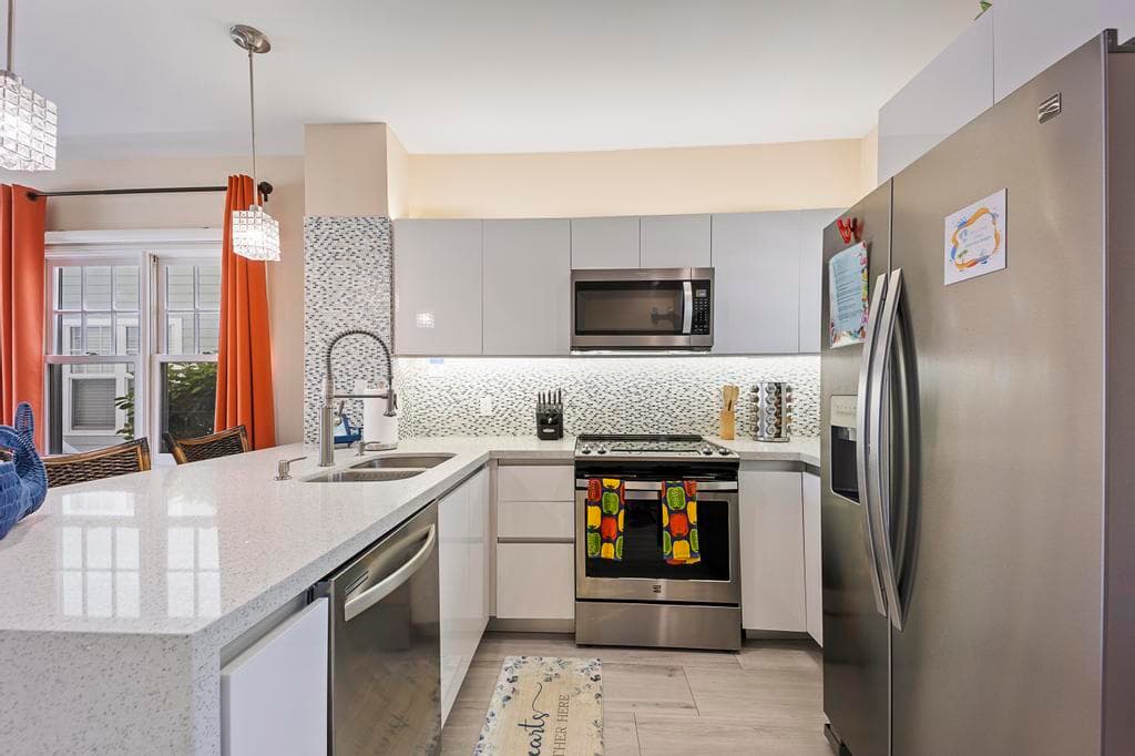7031 Harbor Village Drive photo 8