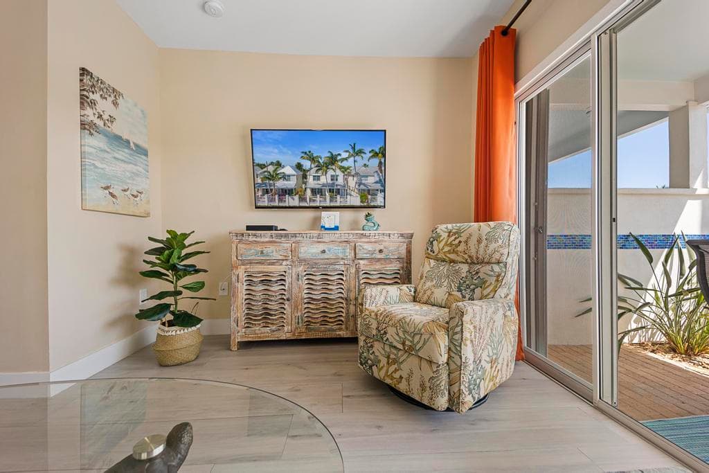 7031 Harbor Village Drive photo 14