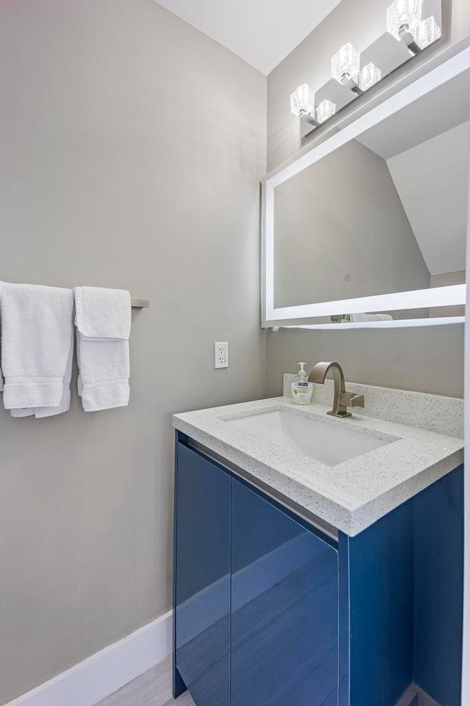 7031 Harbor Village Drive photo 17