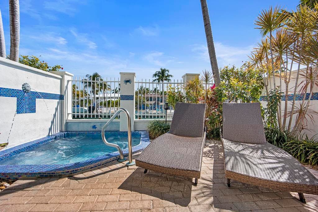 7031 Harbor Village Drive photo 18