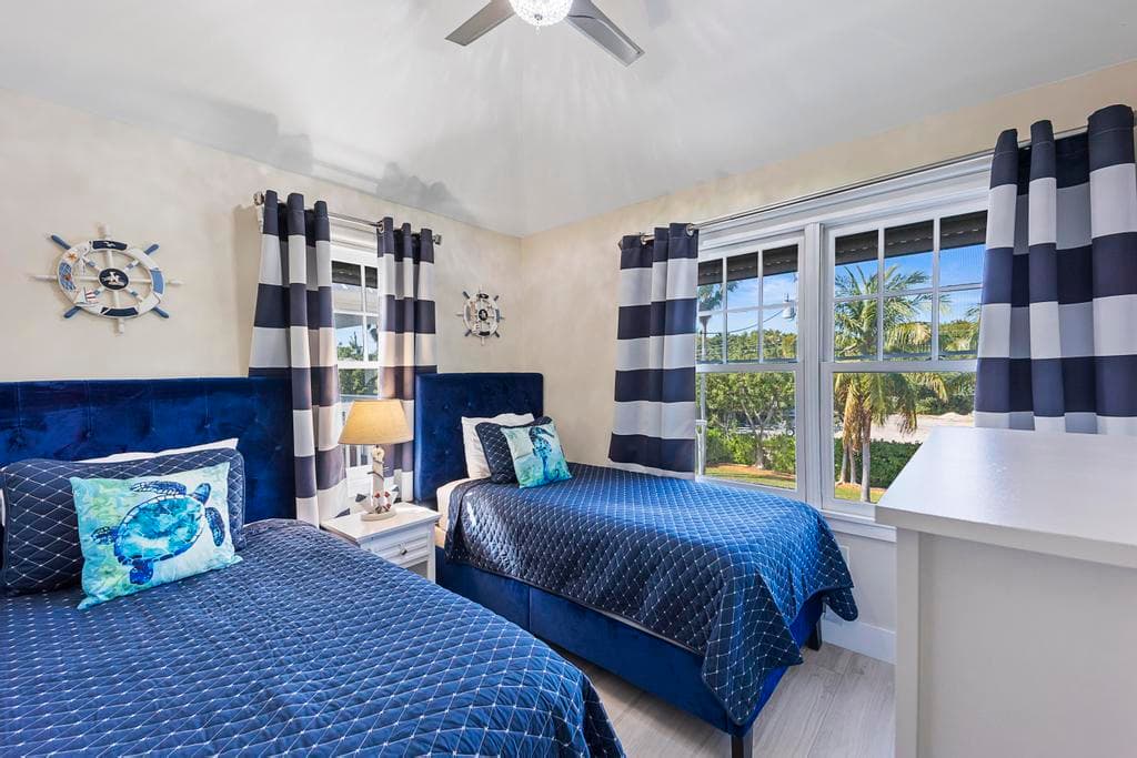 7031 Harbor Village Drive photo 20