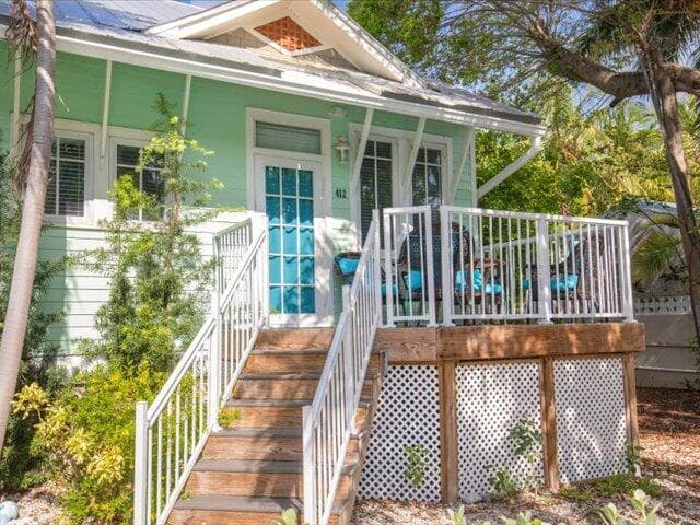 1445 S Roosevelt Boulevard 412 photo 2