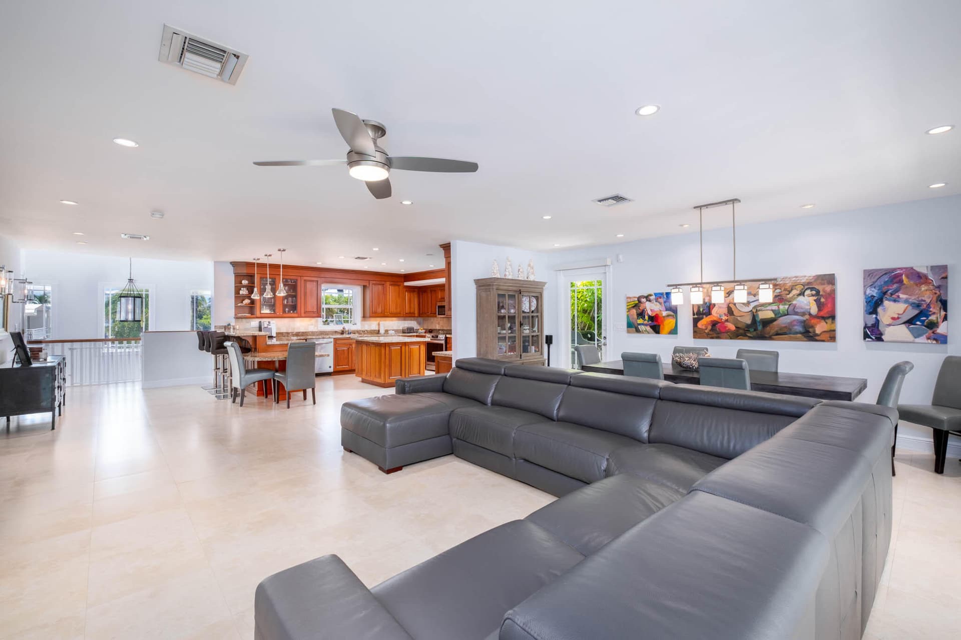 136 Giardino Drive photo 4