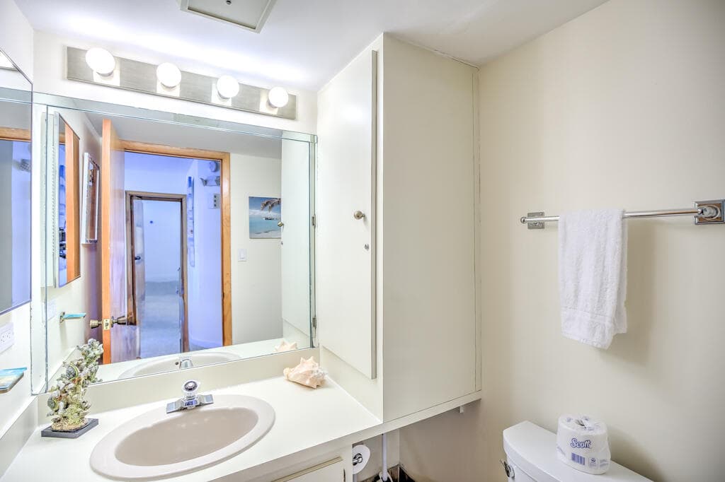 1133 W Ocean Drive 13 photo 17