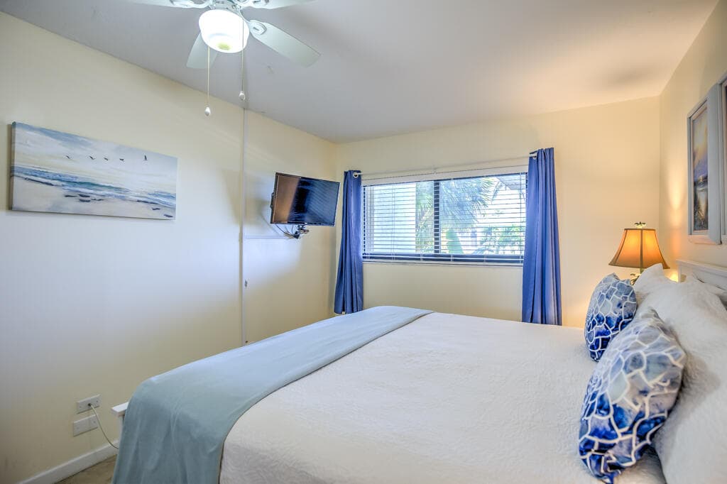 1133 W Ocean Drive 13 photo 25