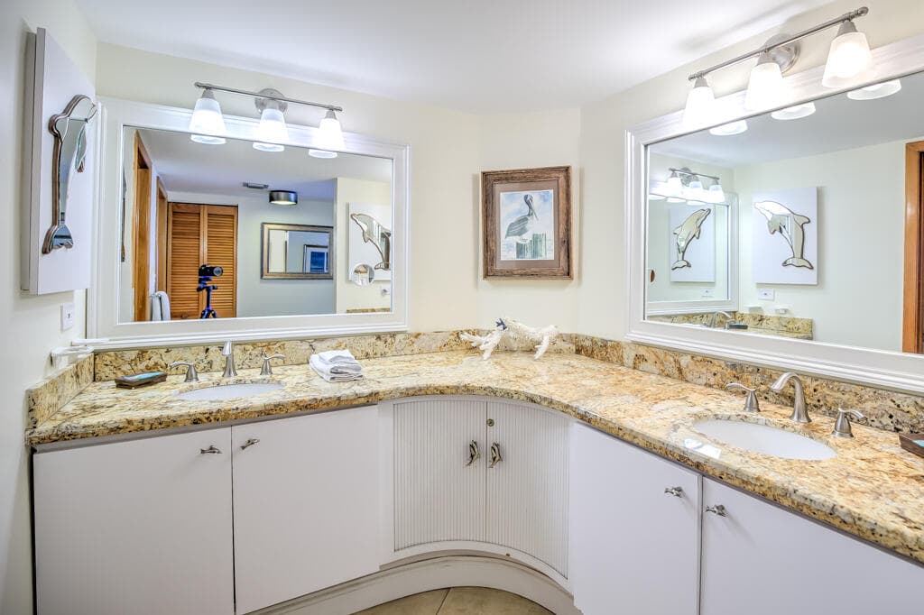 1133 W Ocean Drive 13 photo 22
