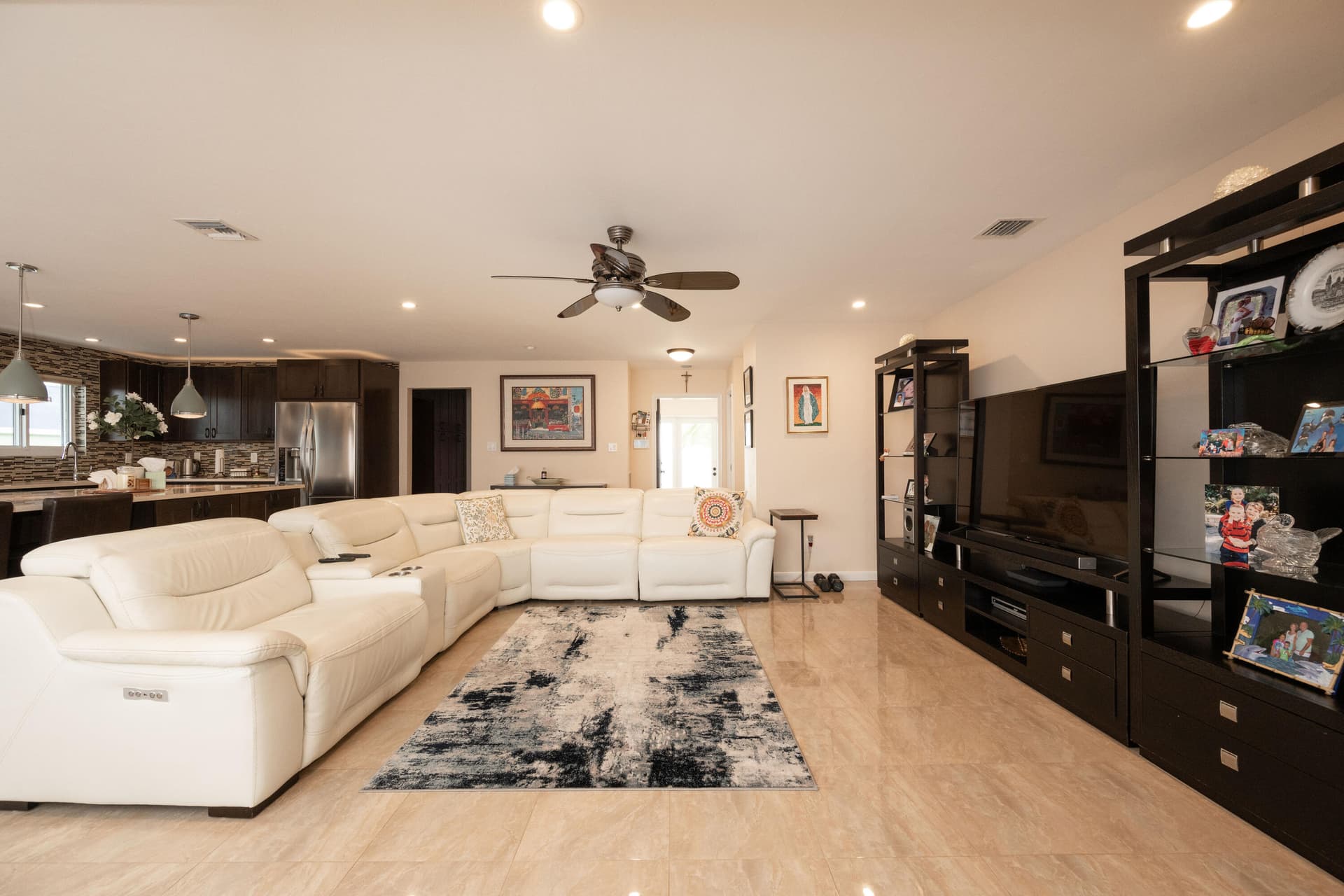 3206 Riviera Drive photo 5