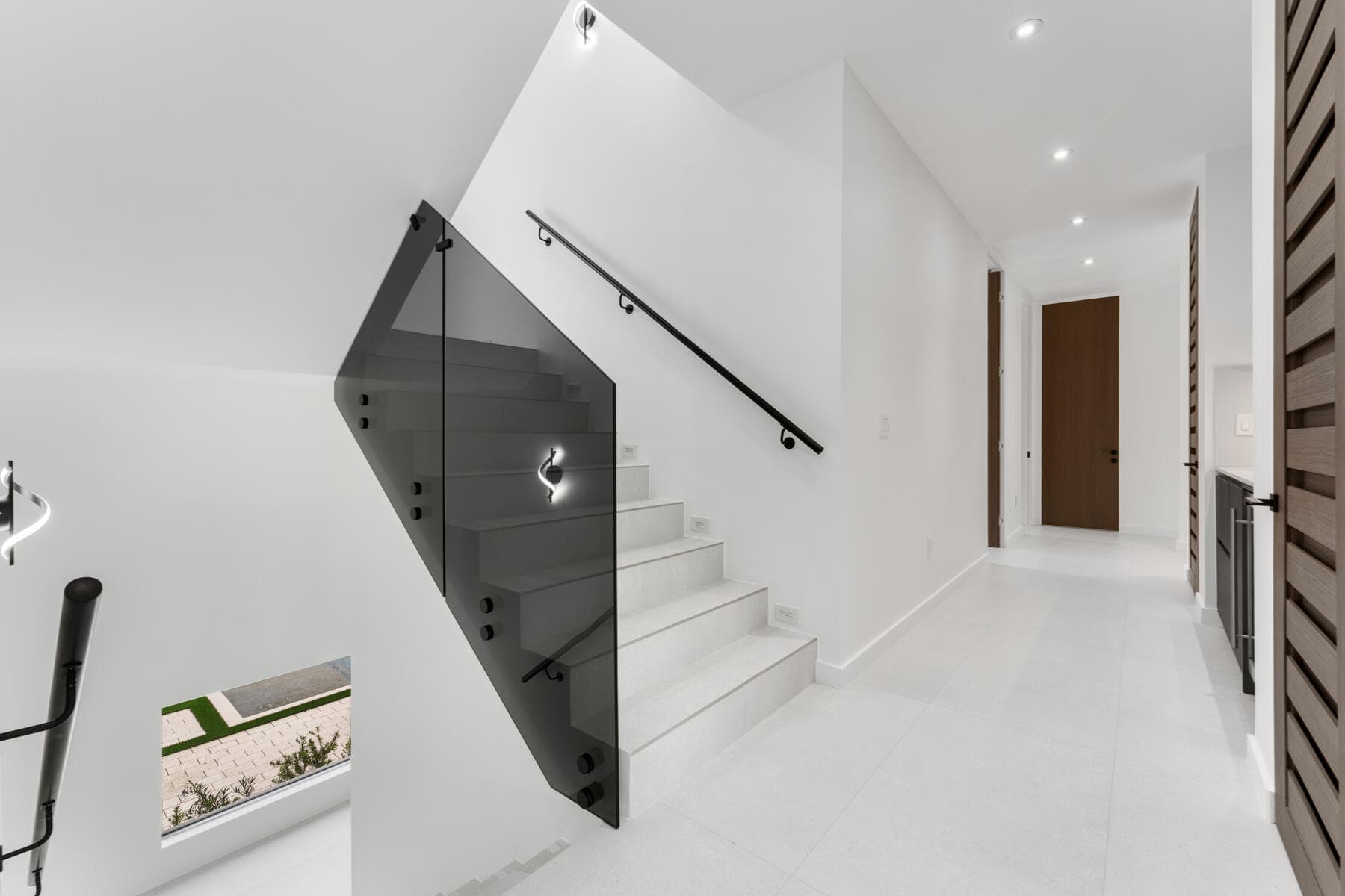 64 Andros Road photo 12