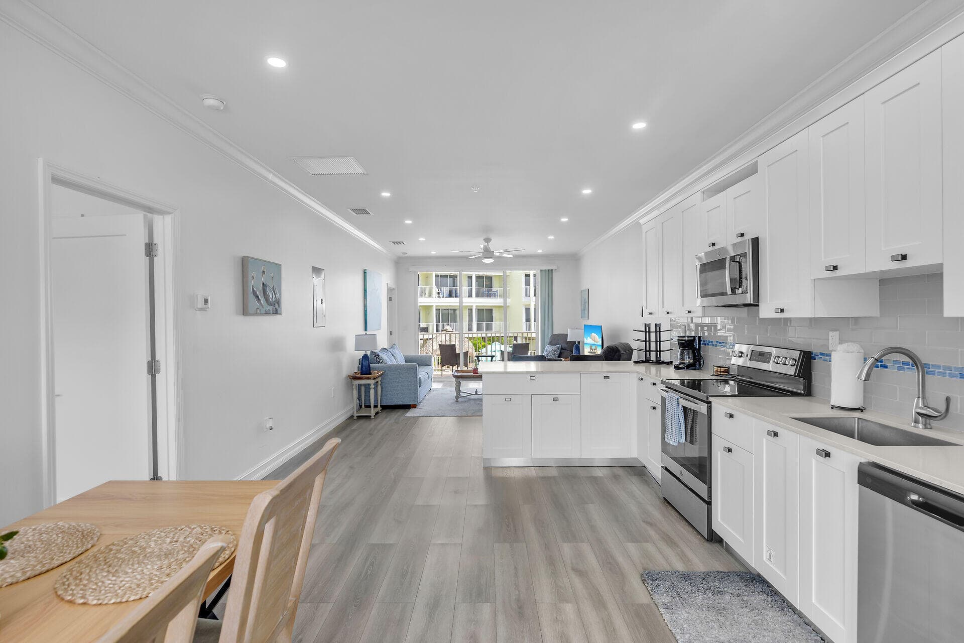 501 E Ocean Drive 9 photo 11