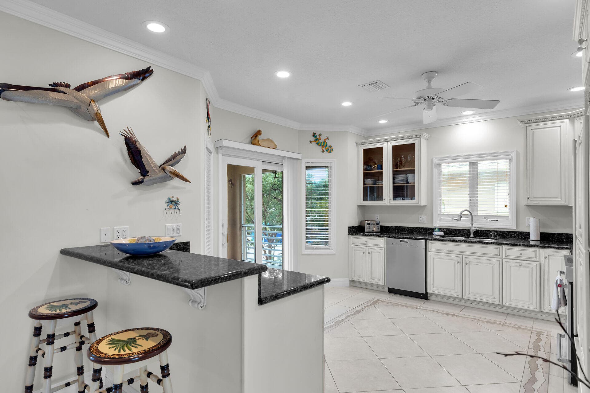 860 Lagoon Drive photo 9