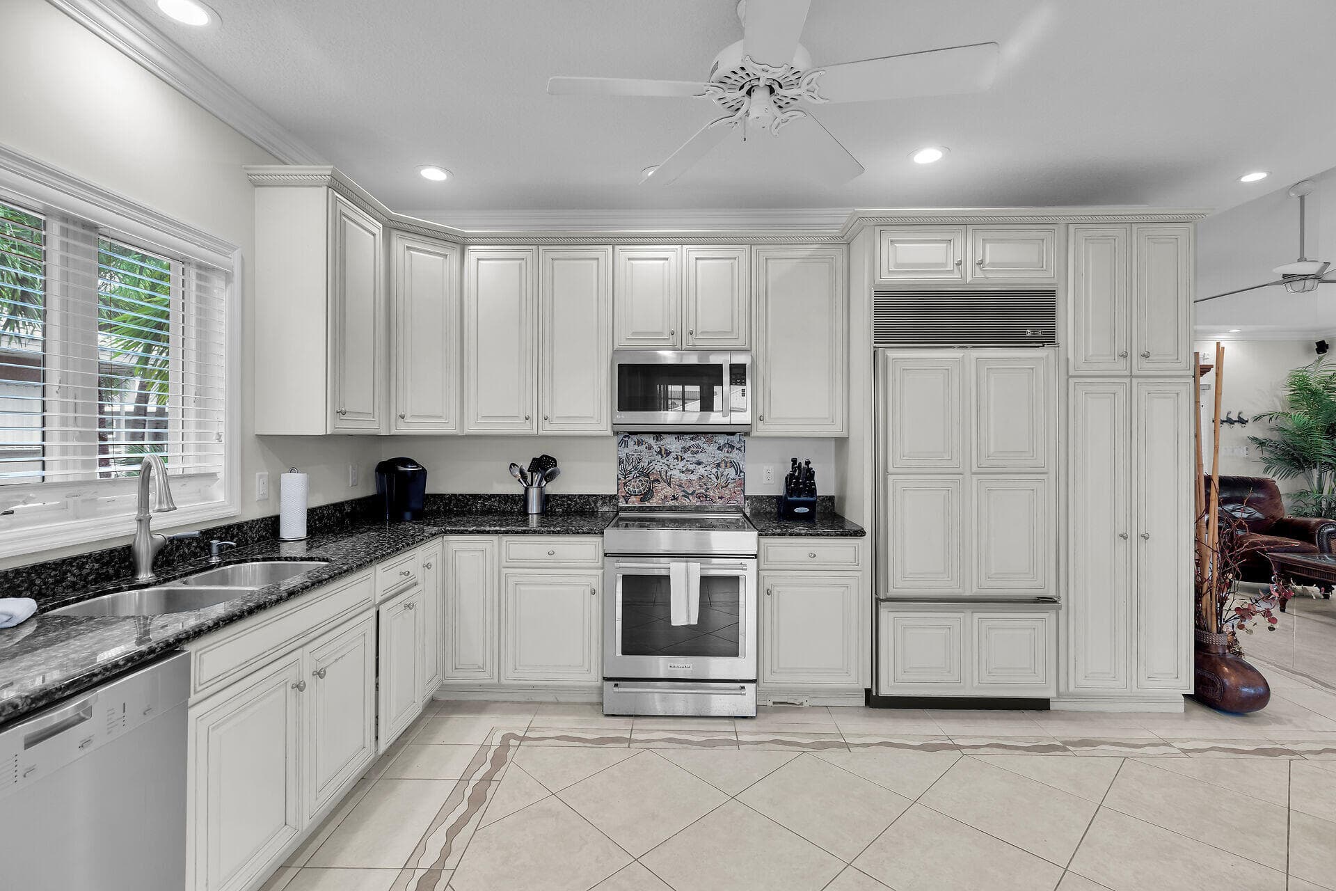 860 Lagoon Drive photo 10