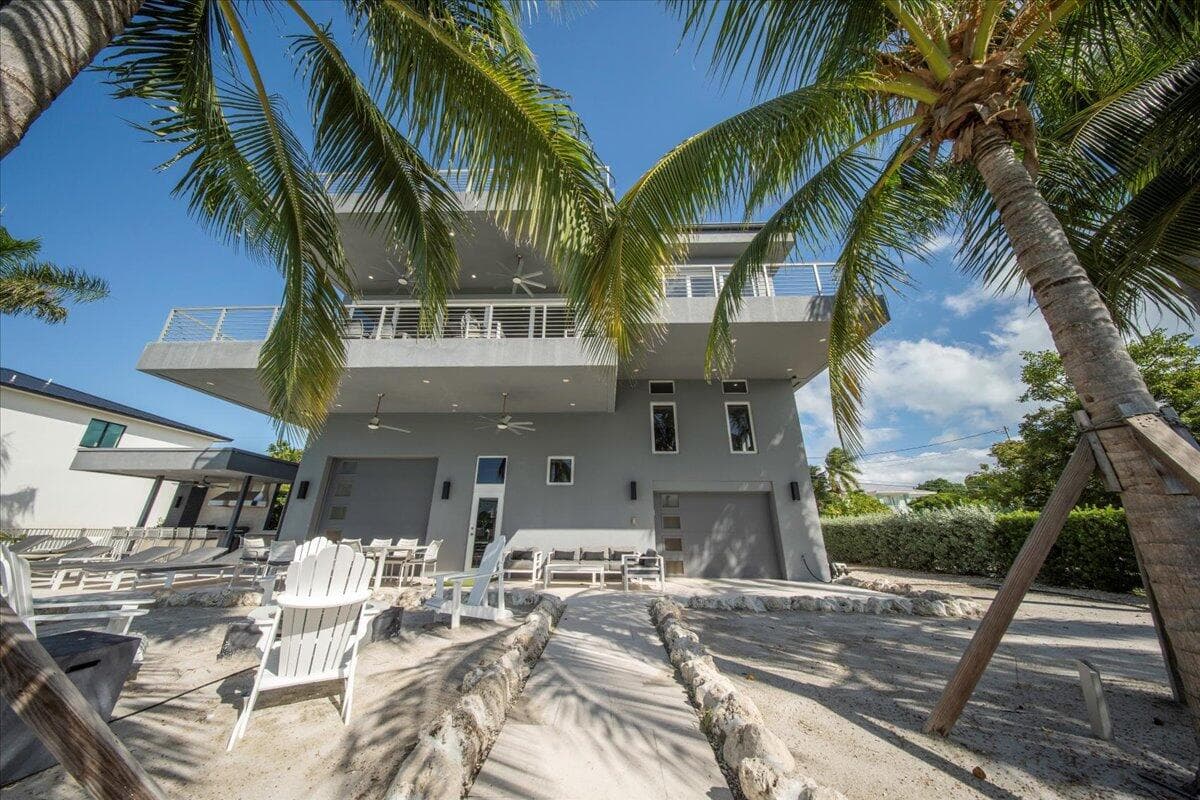 118 Avenue E photo 23
