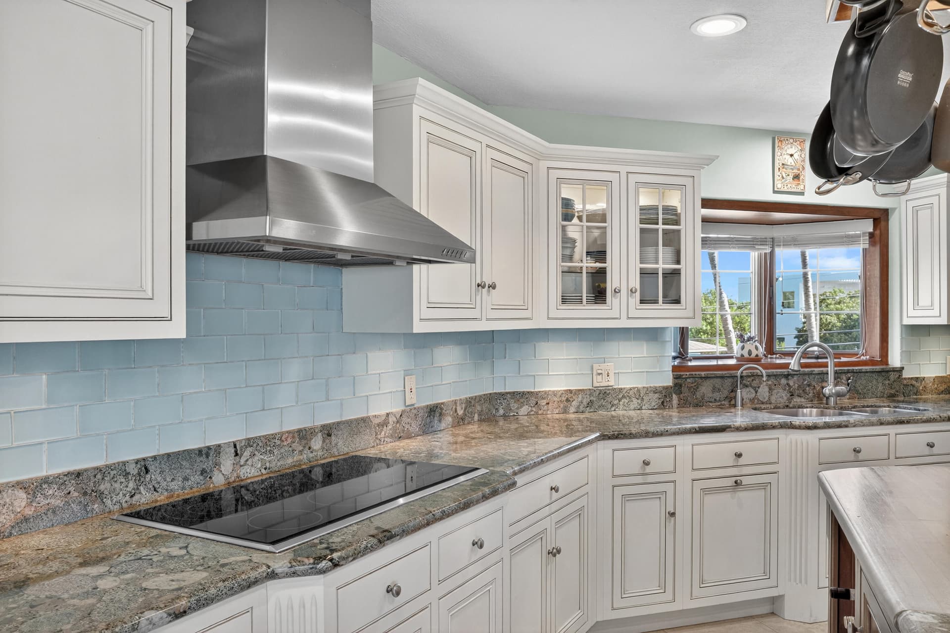 258 W Seaview Circle photo 5