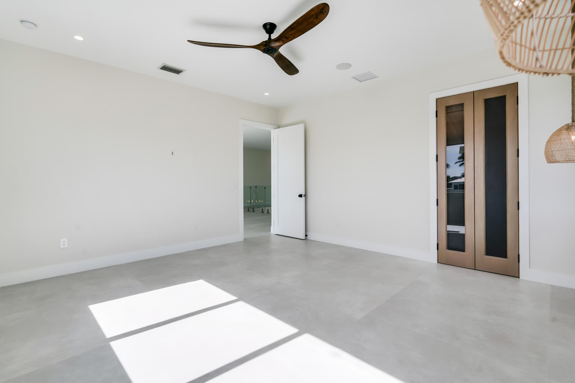 117 Leoni Drive photo 23