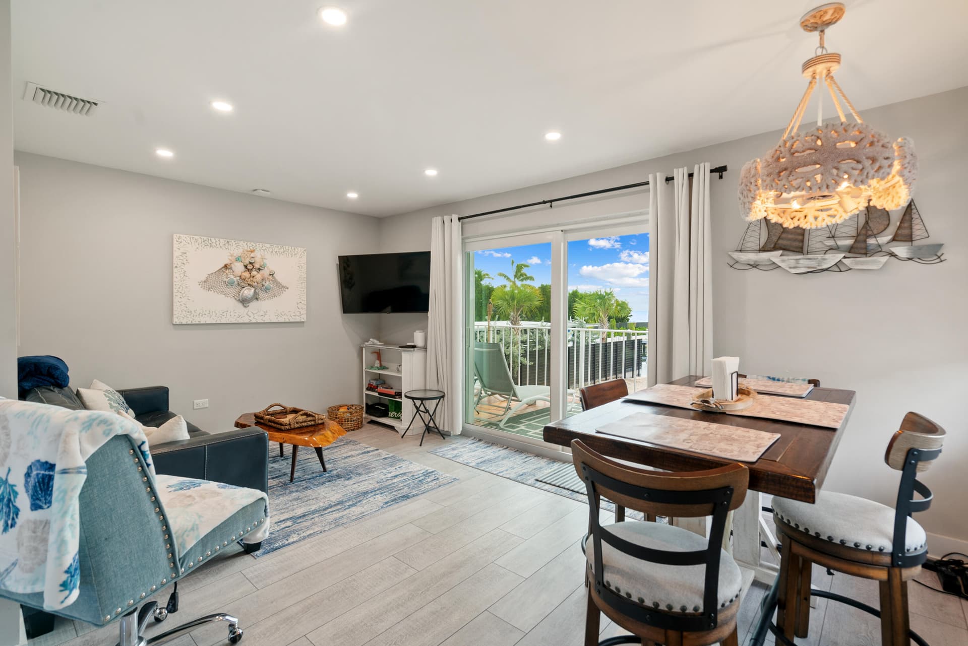 127 Seaside Ave photo 10