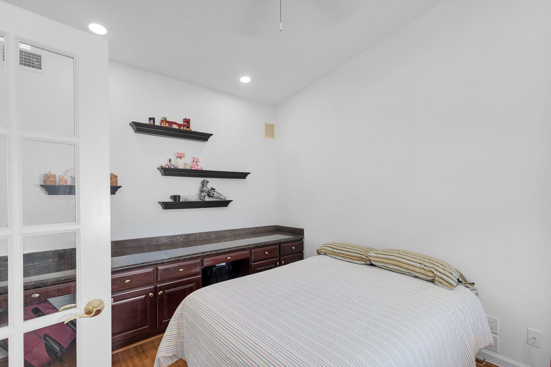7501 Gulfstream Boulevard photo 17