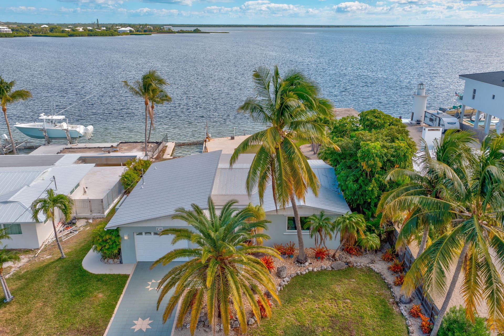 1607 Sunrise Drive photo 2