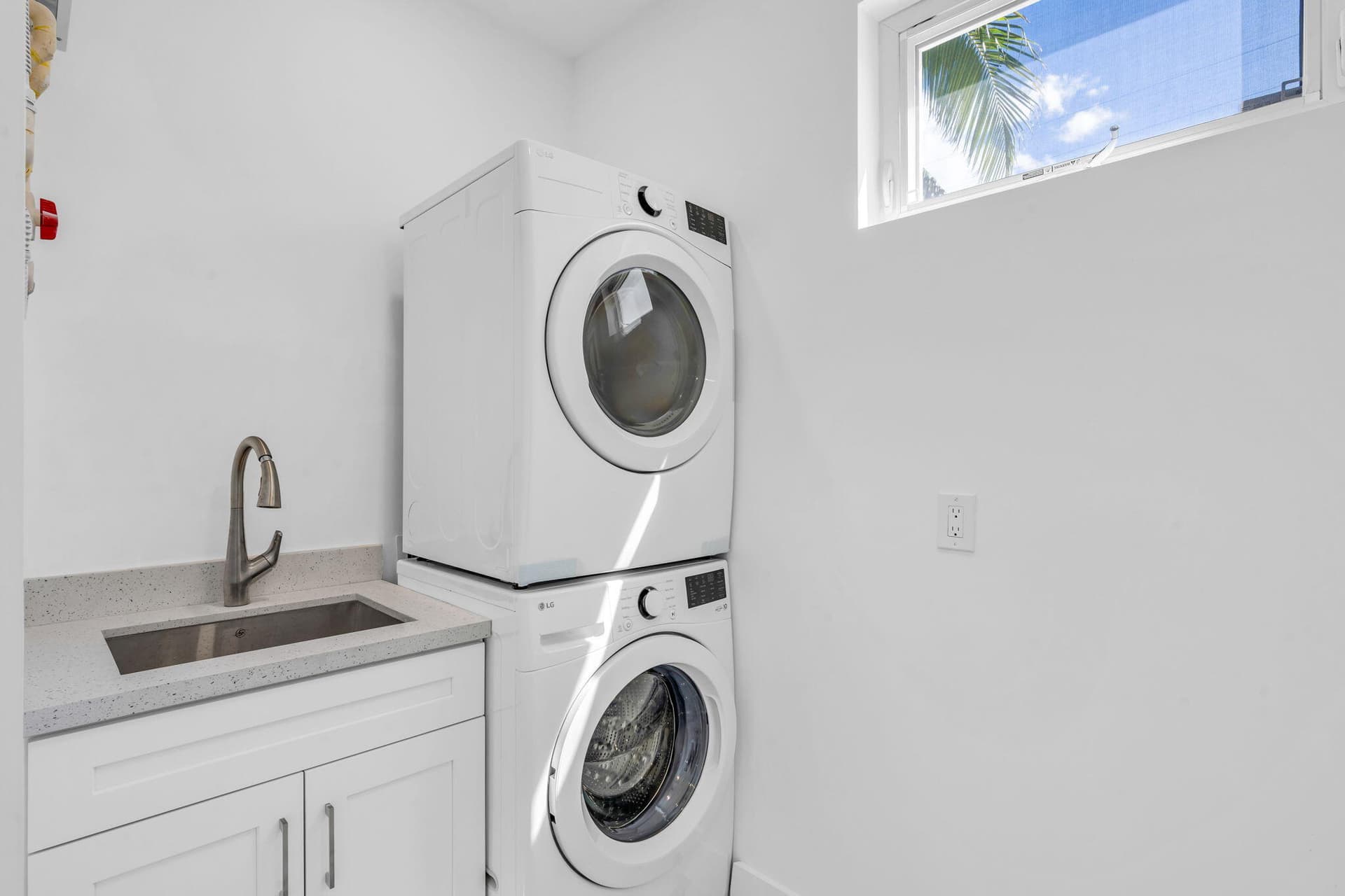 84 Coral Way photo 17