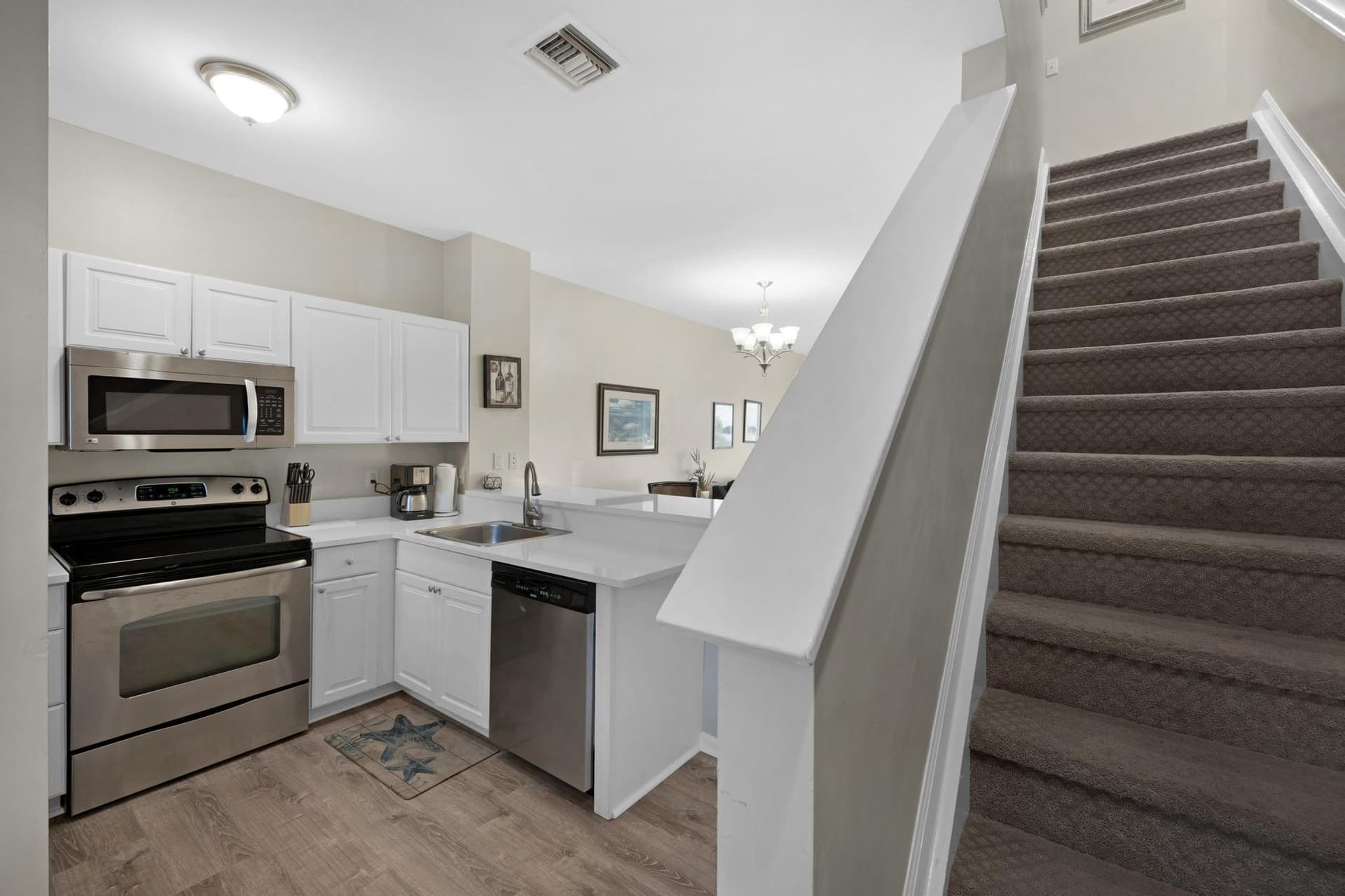 5081 Sunset Village Drive photo 9