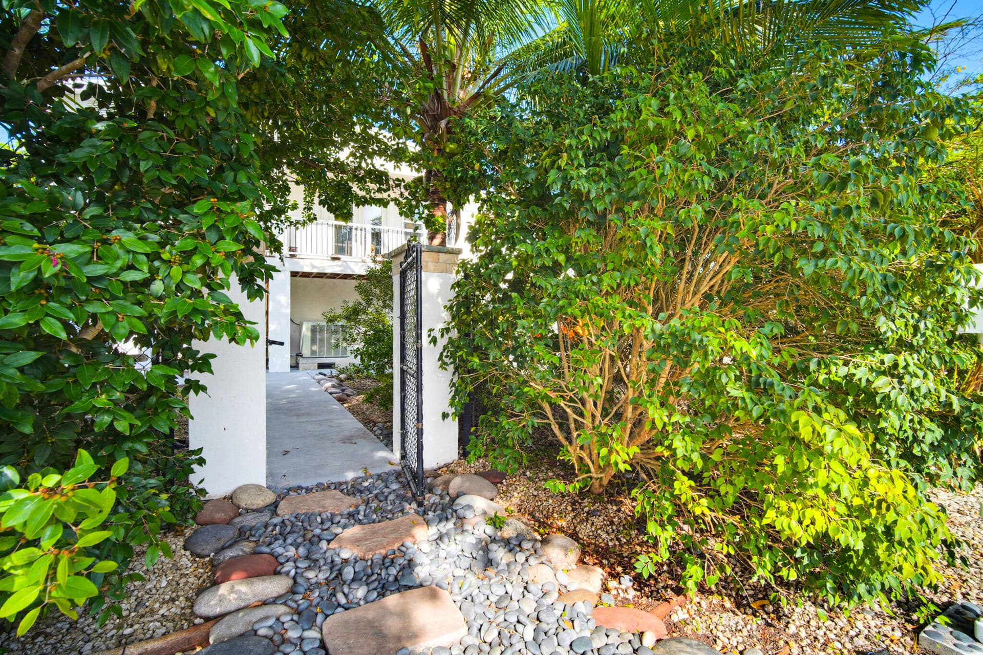 16941 Driftwood Lane photo 4