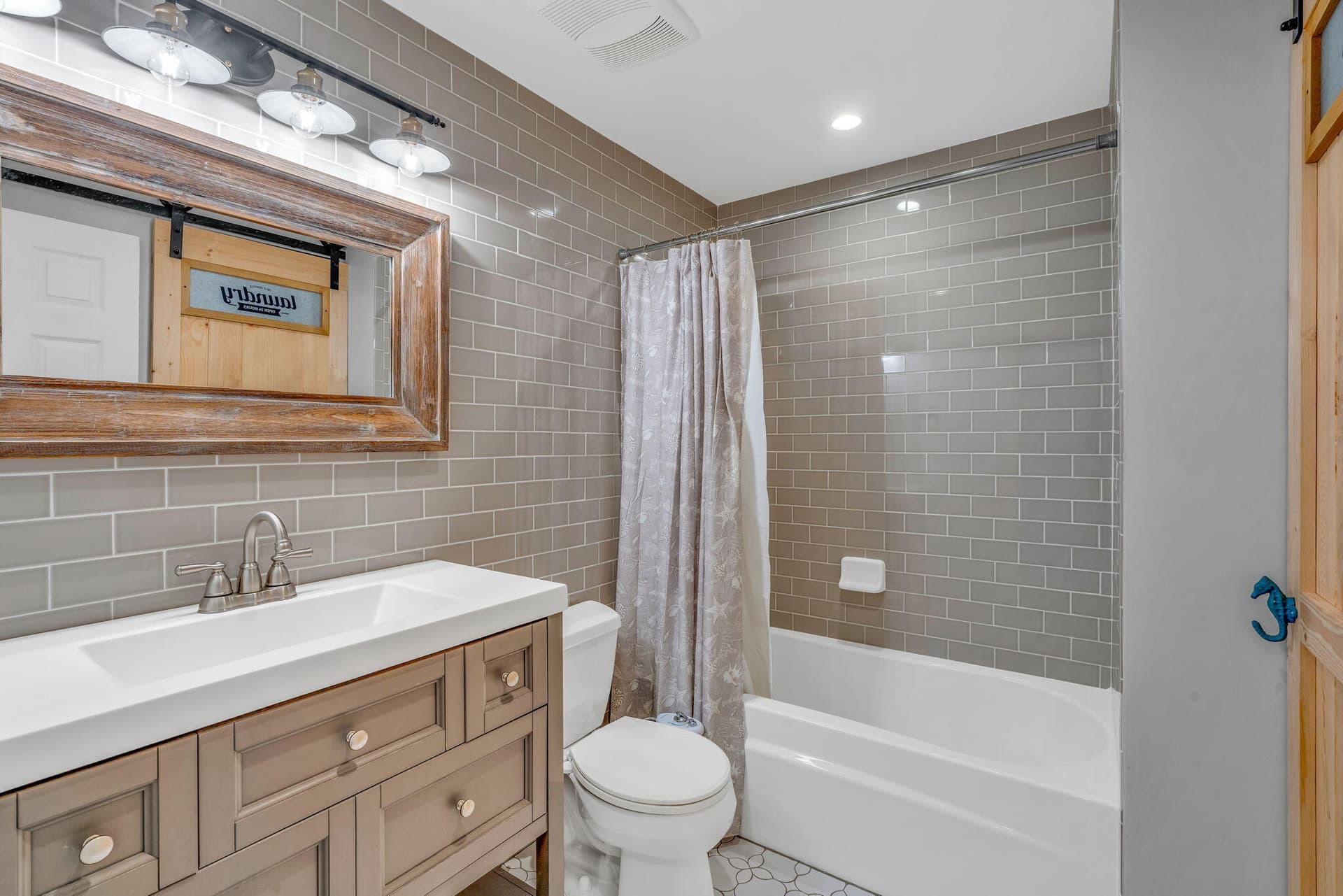 420 W Indies Drive photo 22