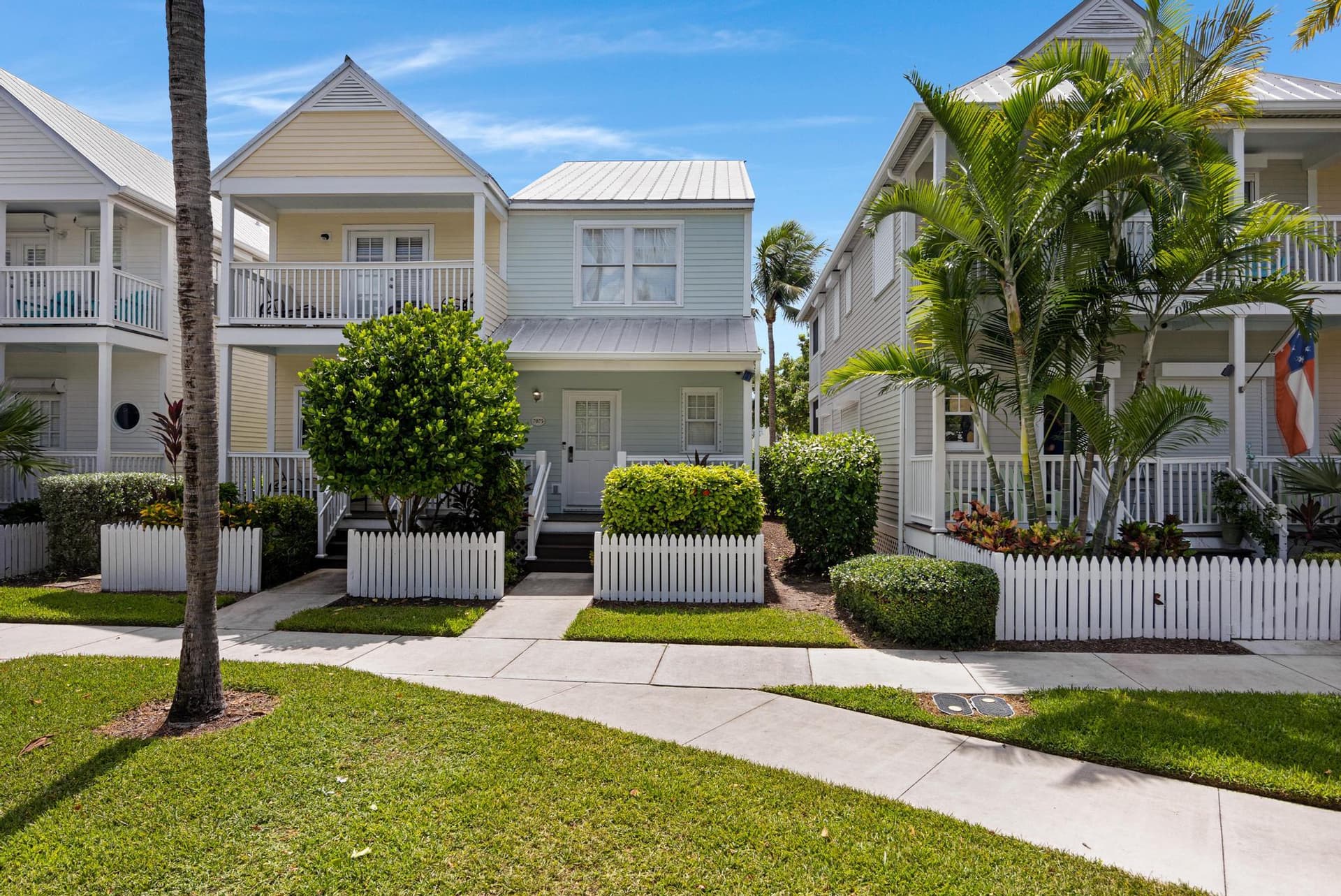 7075 Hawks Cay Boulevard photo 1