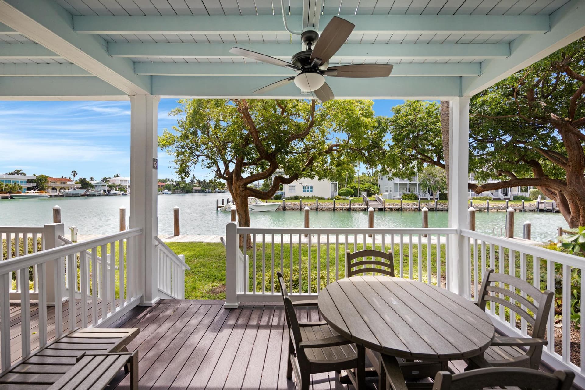 7075 Hawks Cay Boulevard photo 10