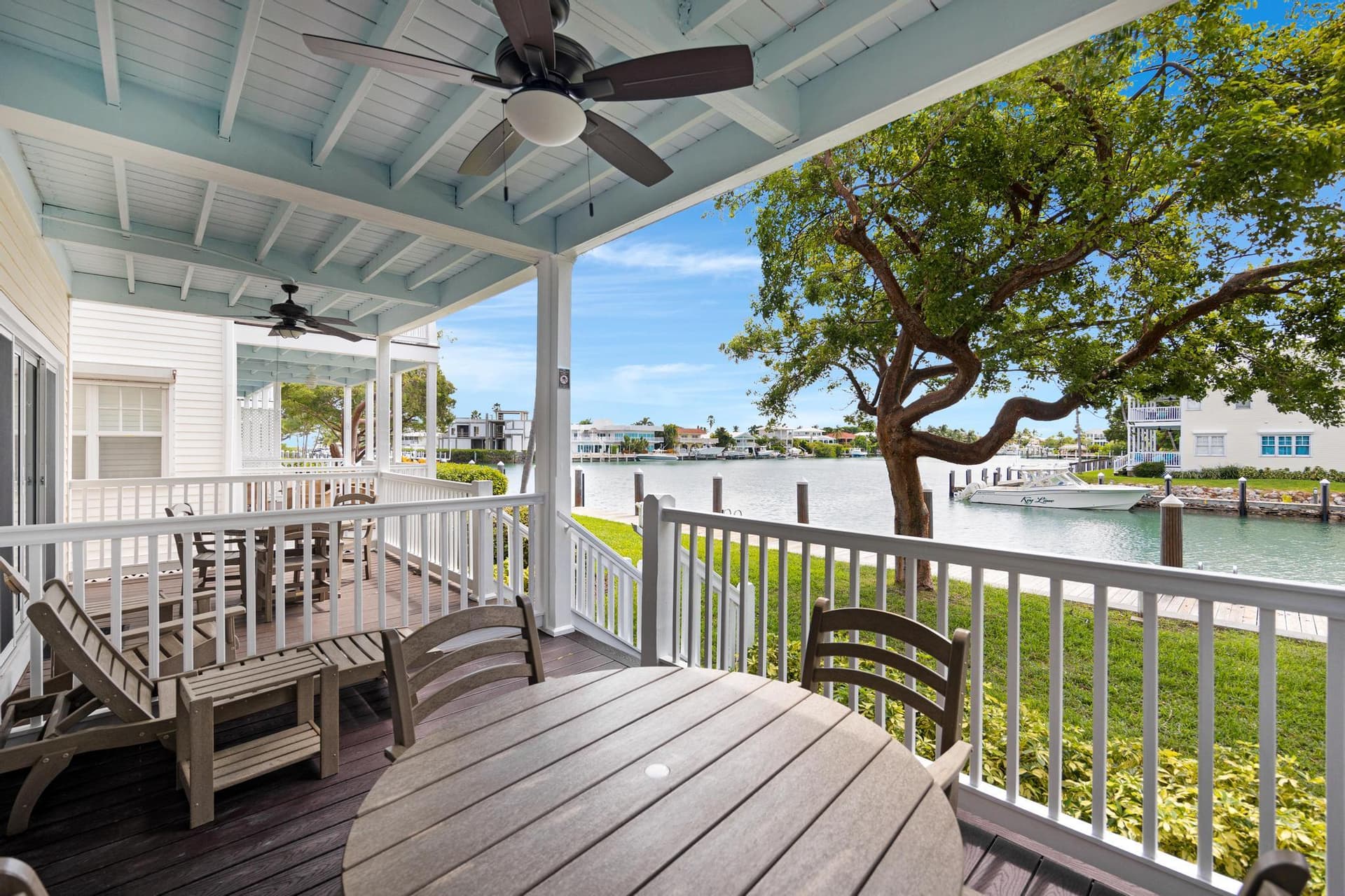 7075 Hawks Cay Boulevard photo 11