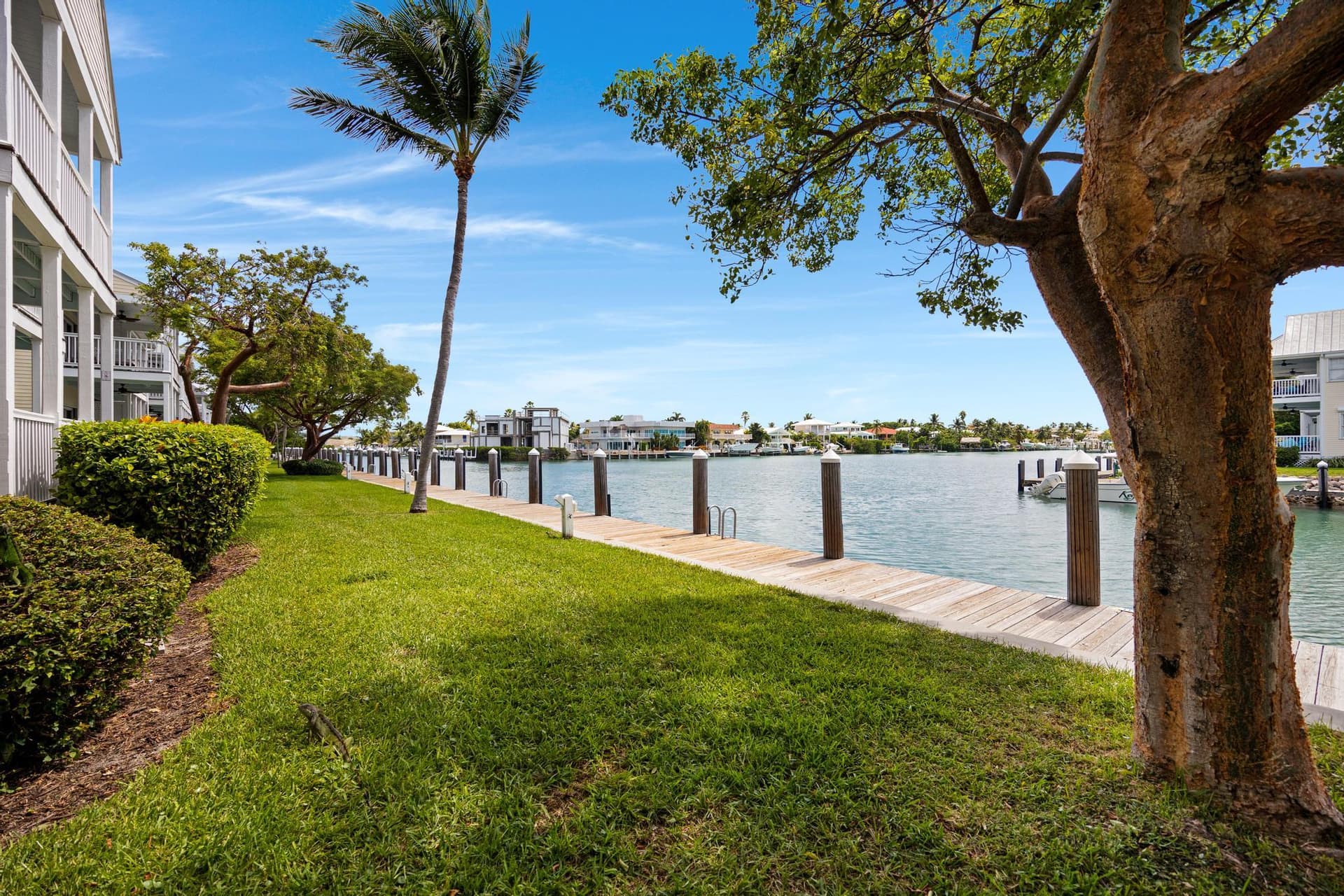 7075 Hawks Cay Boulevard photo 13