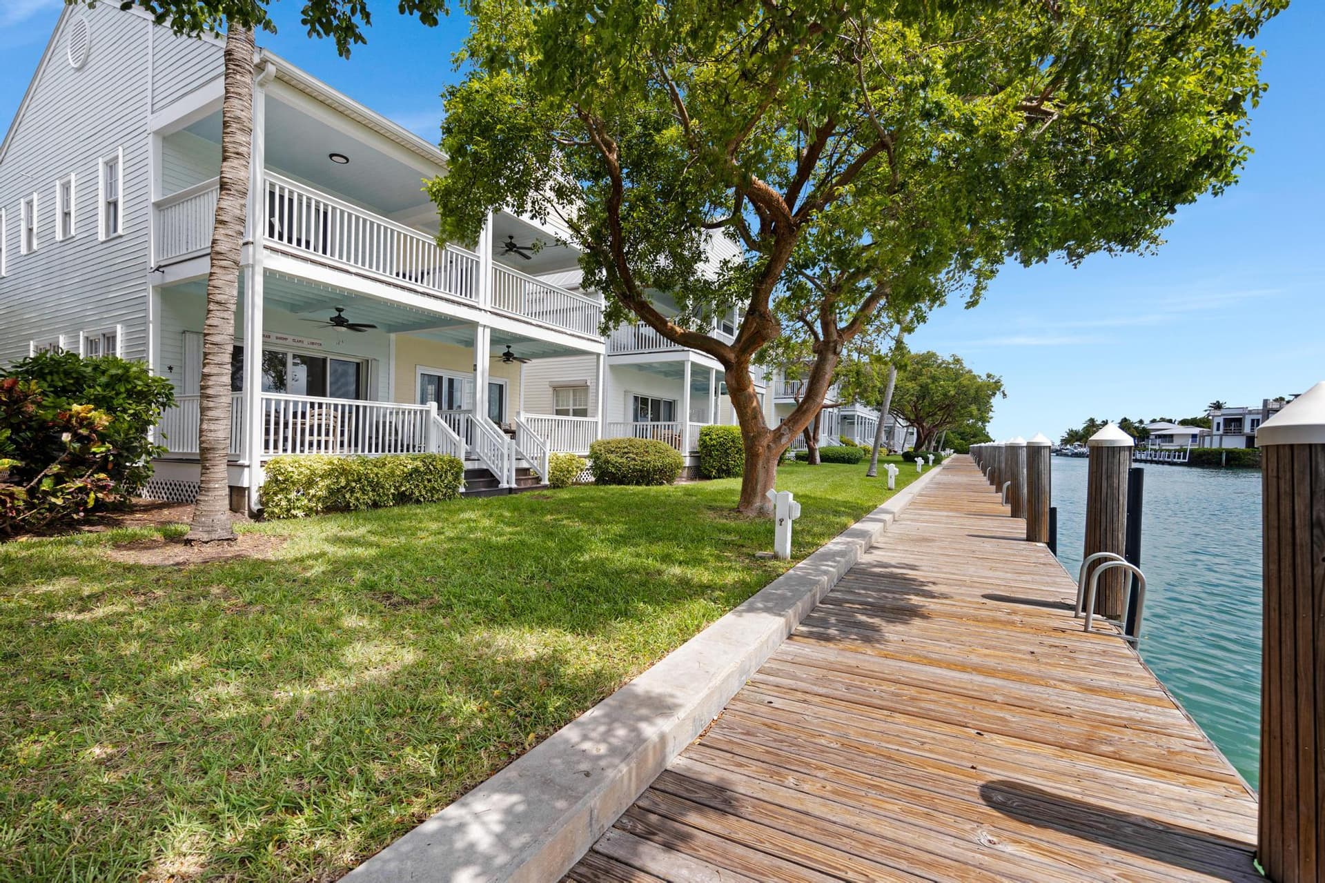 7075 Hawks Cay Boulevard photo 15