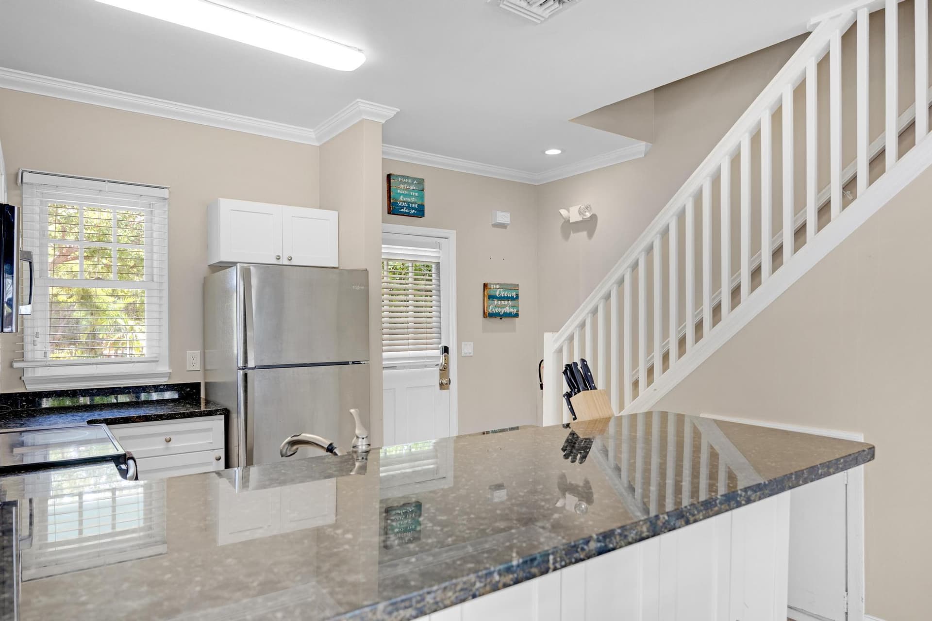 7075 Hawks Cay Boulevard photo 22