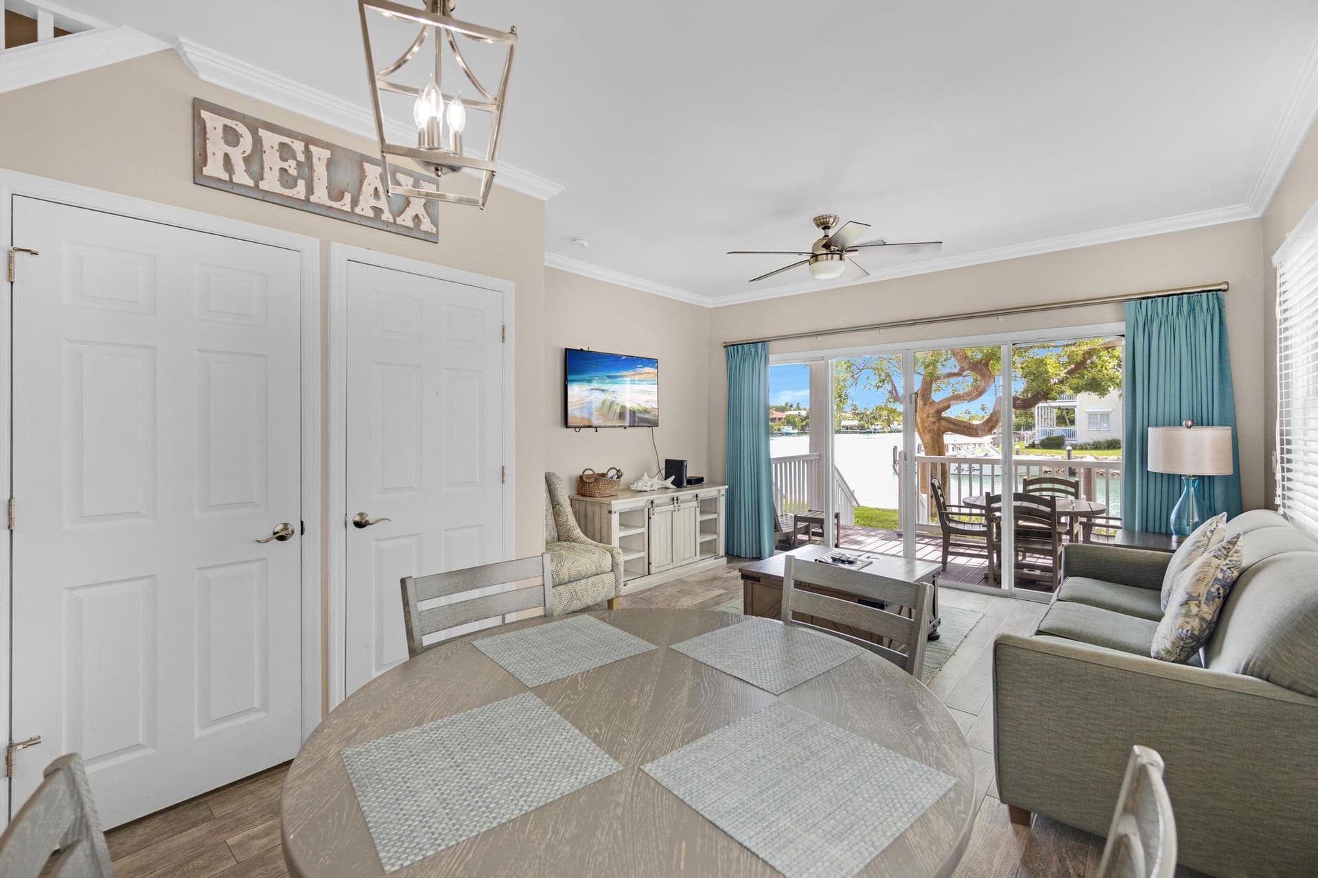 7075 Hawks Cay Boulevard photo 23