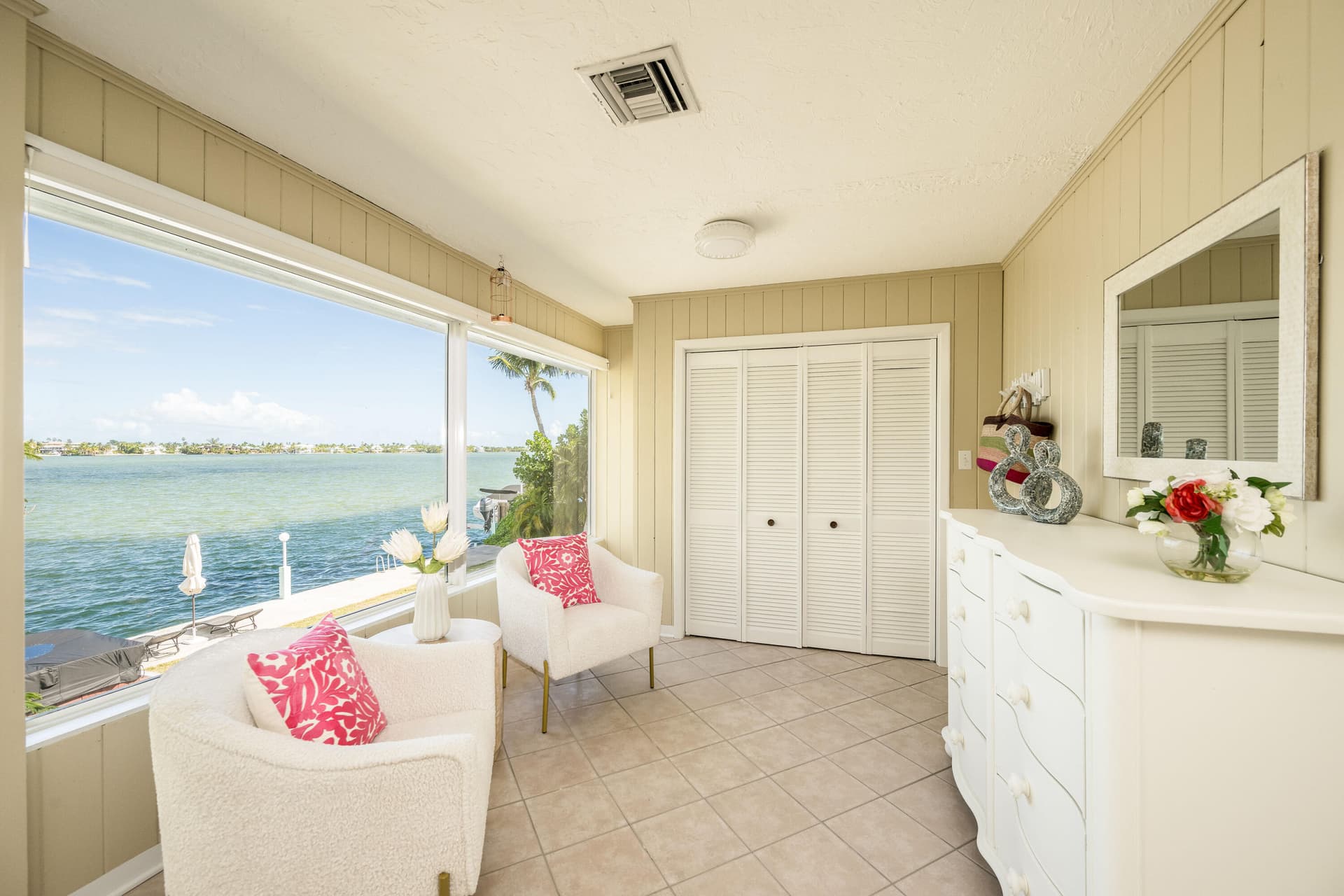 205 S Point Drive photo 18