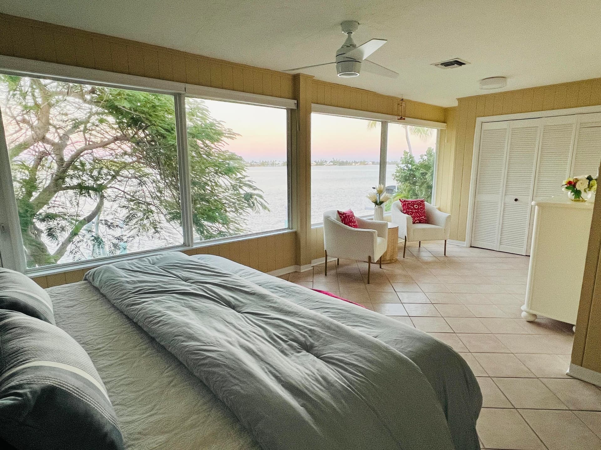 205 S Point Drive photo 22
