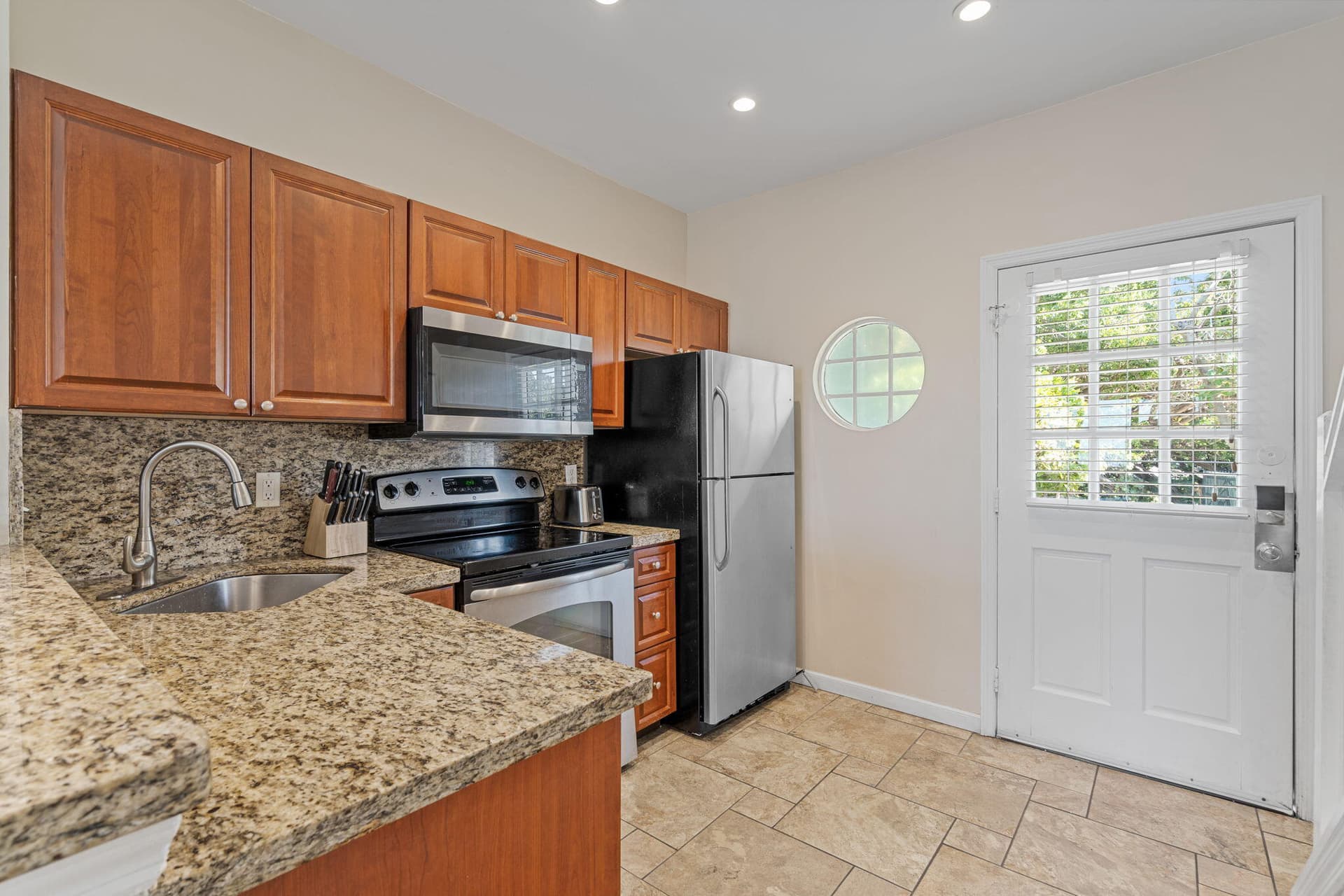 5086 Sunset Village Drive photo 10