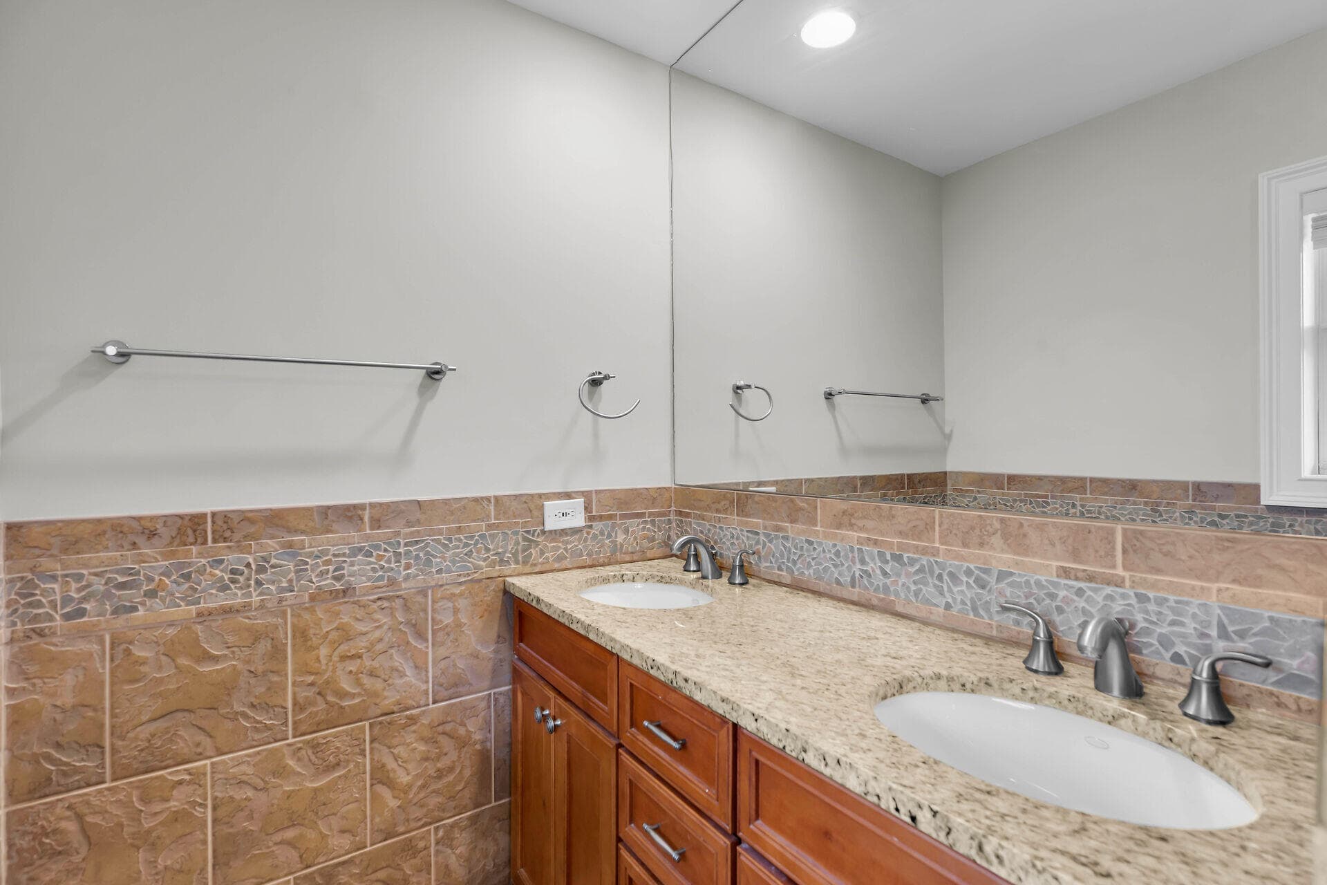 272 W Seaview Drive photo 13