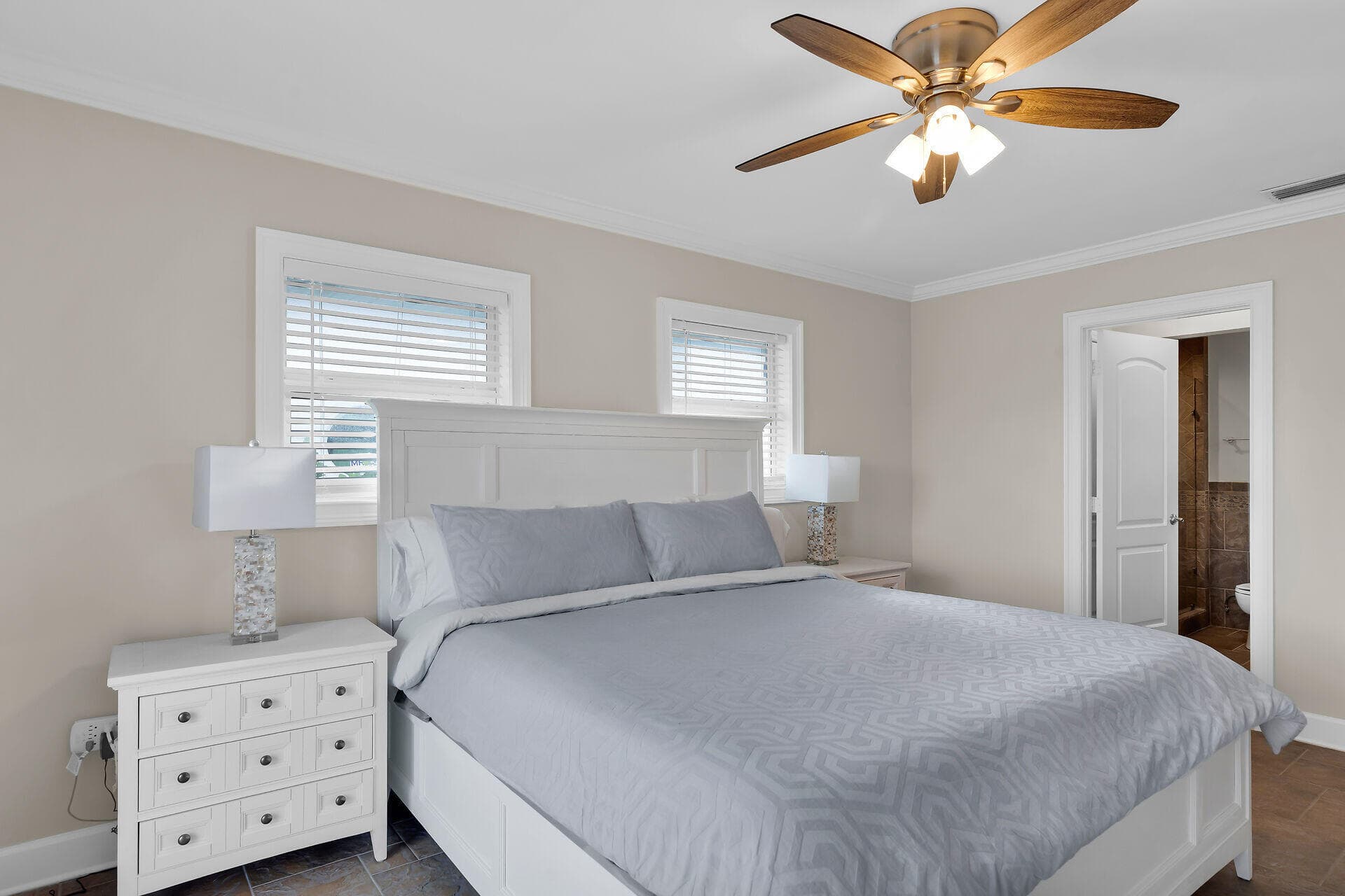 272 W Seaview Drive photo 12