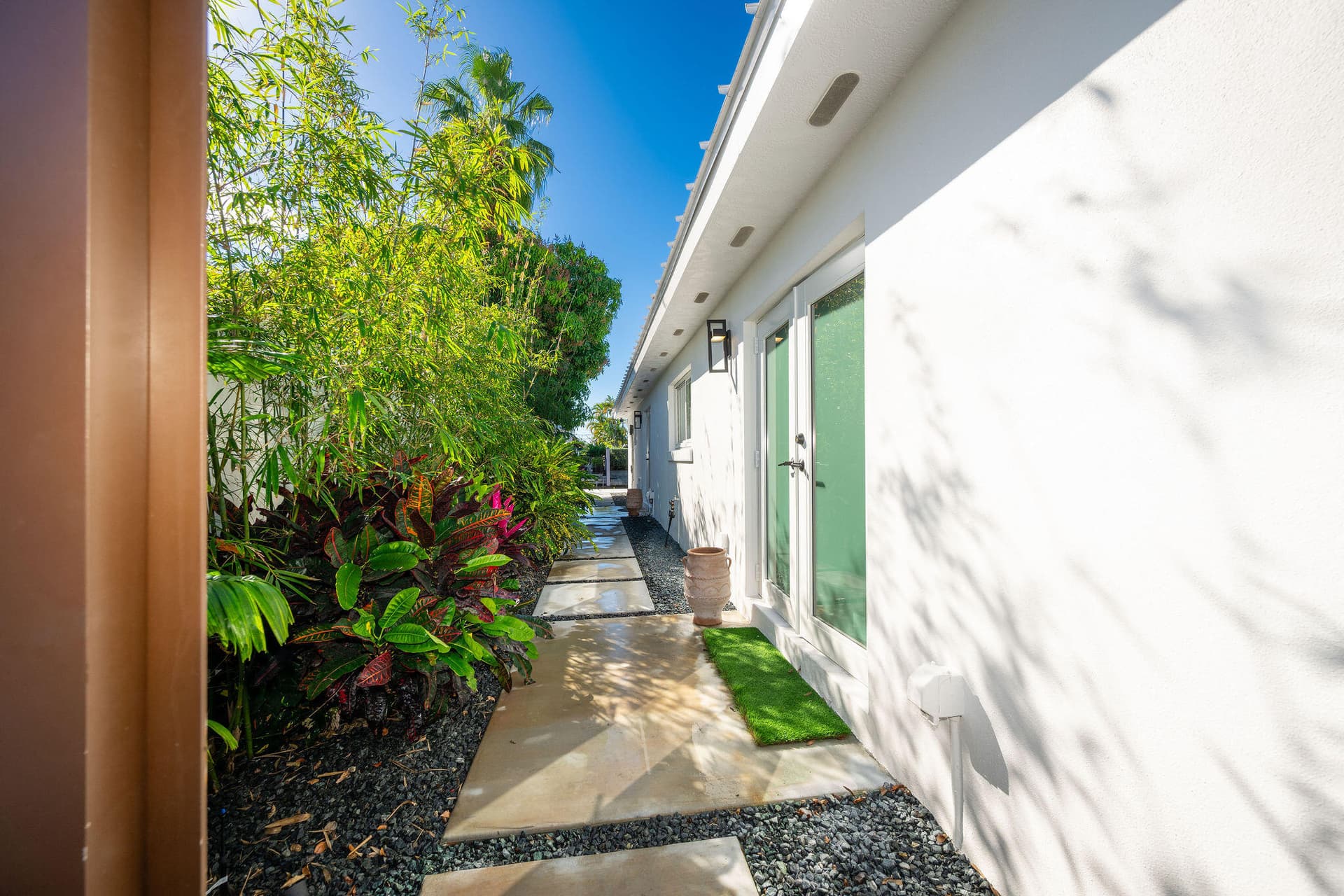 1724 Bahama Drive photo 12