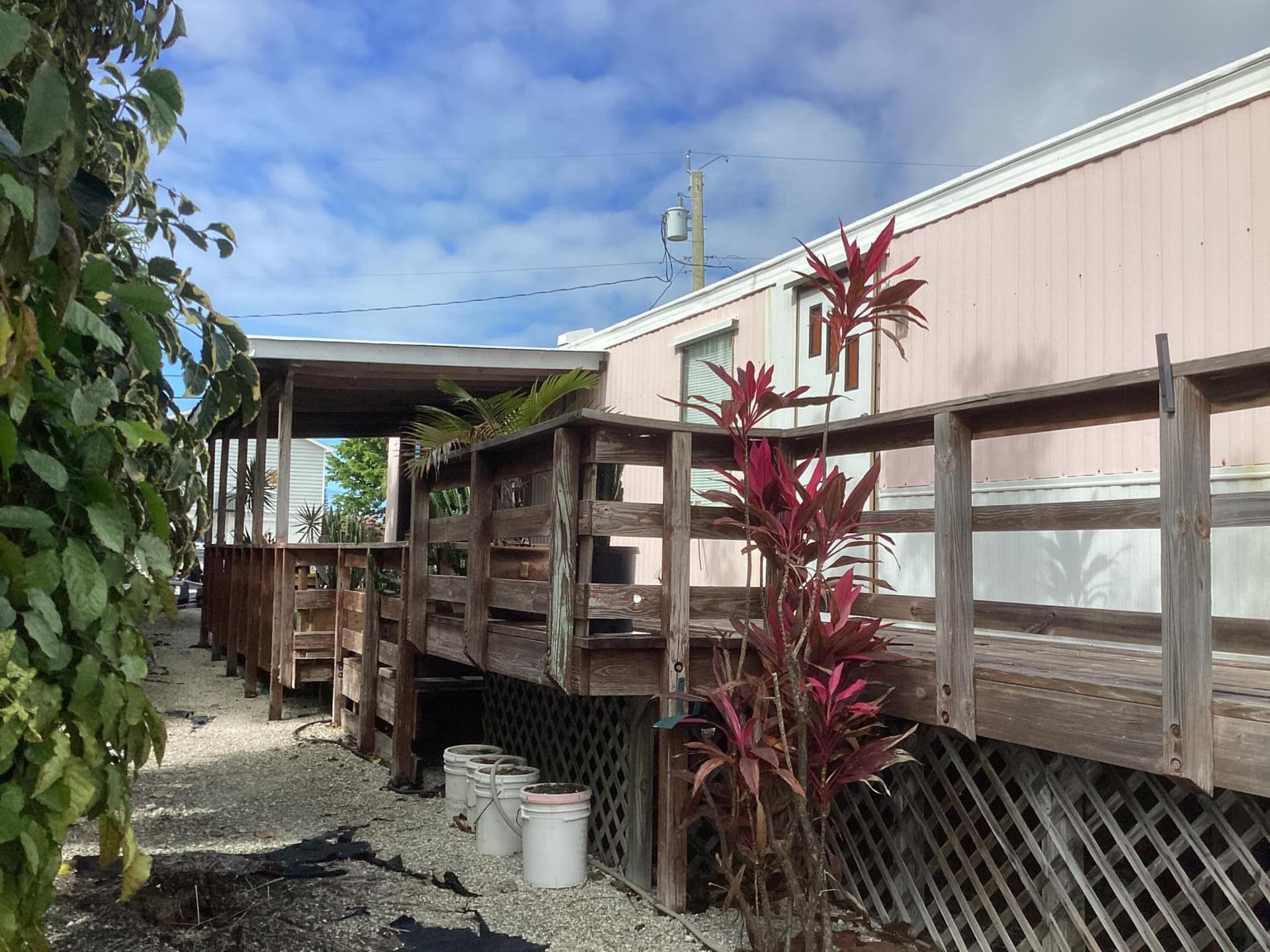 264 Mars Lane photo 3