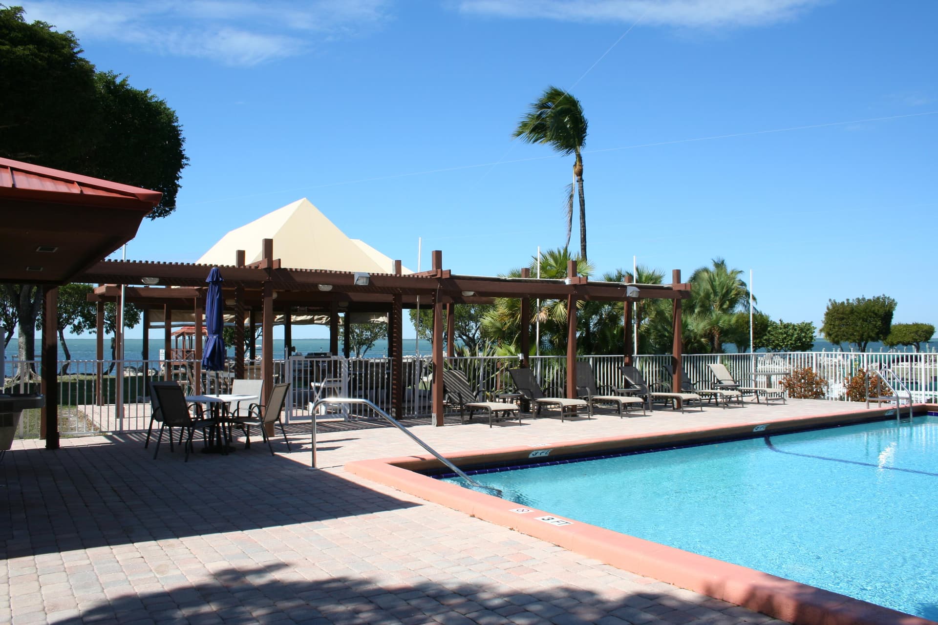 104500 Overseas Highway A302 photo 1