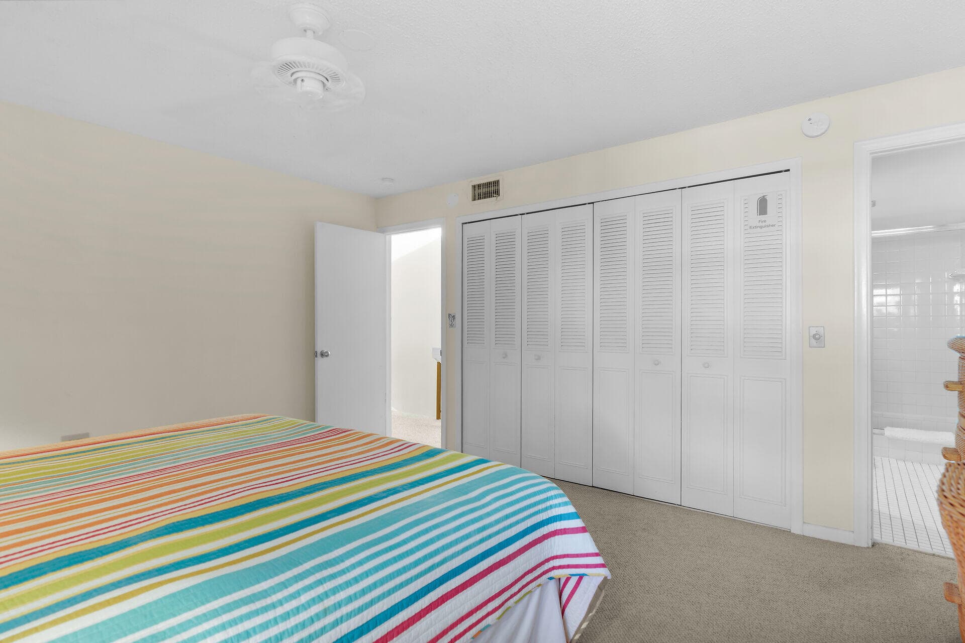 601 W Ocean Drive 410 photo 24