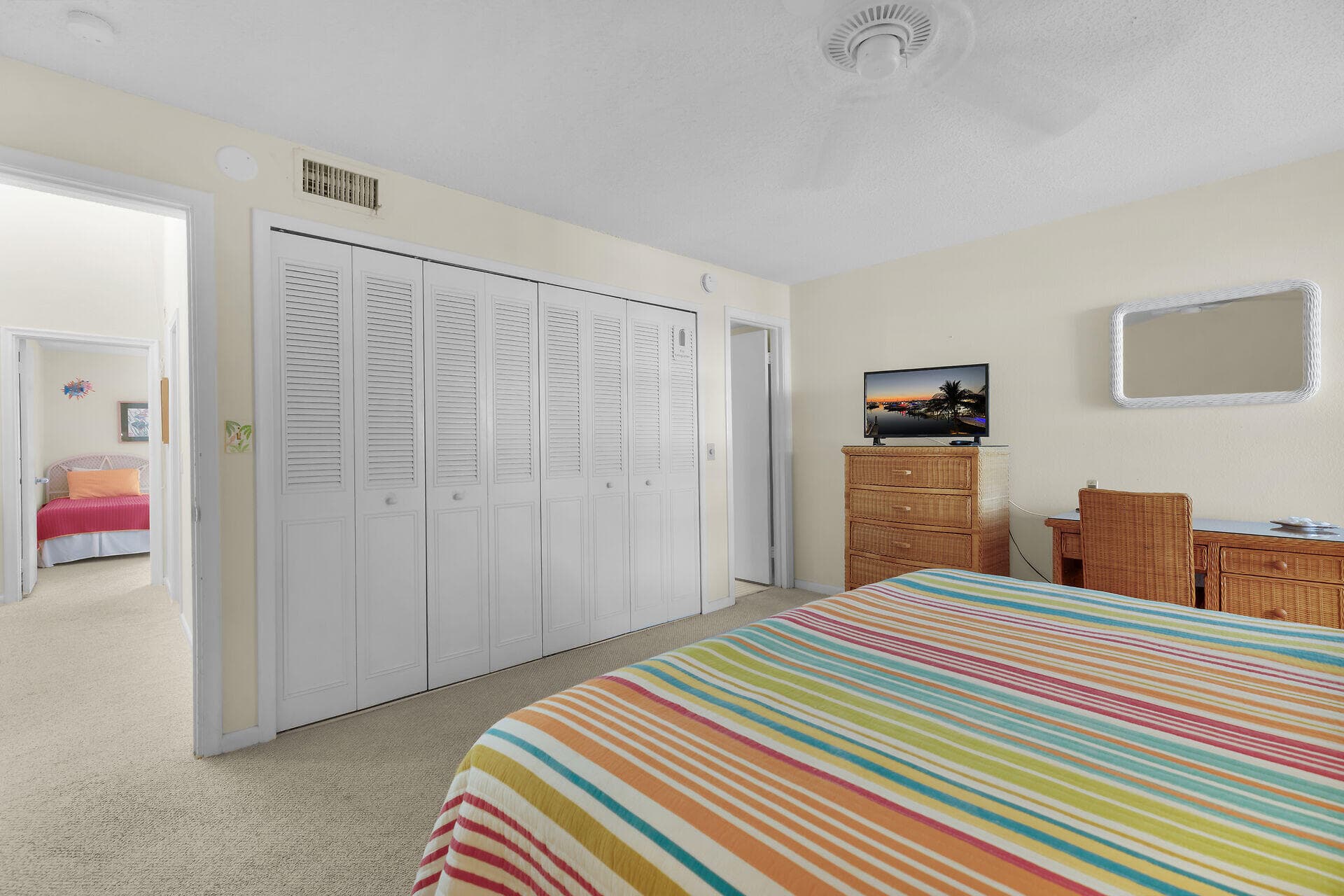 601 W Ocean Drive 410 photo 25
