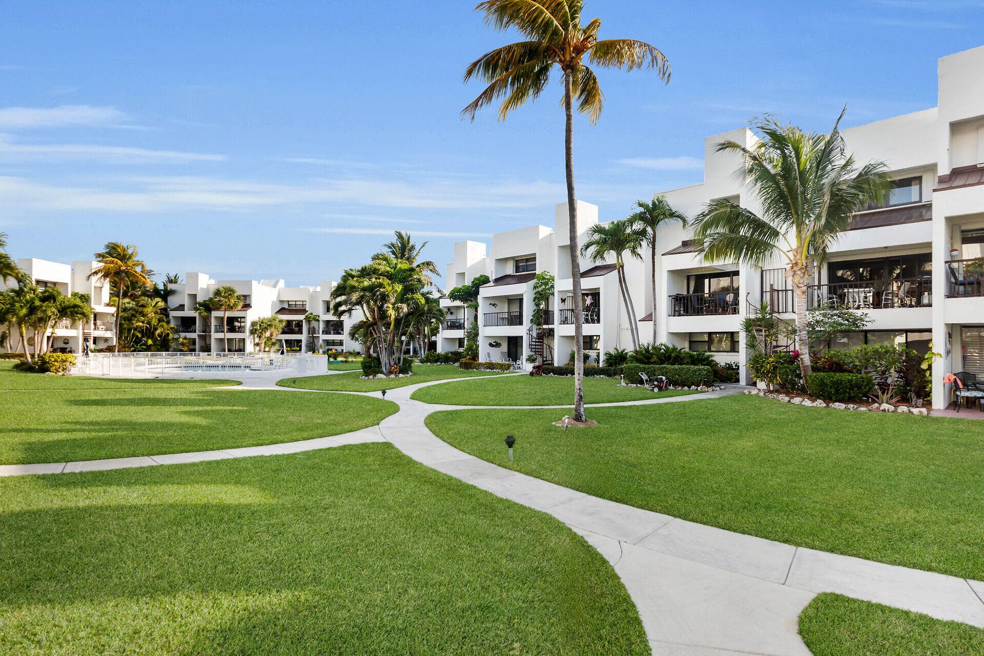 601 W Ocean Drive 410 photo 8