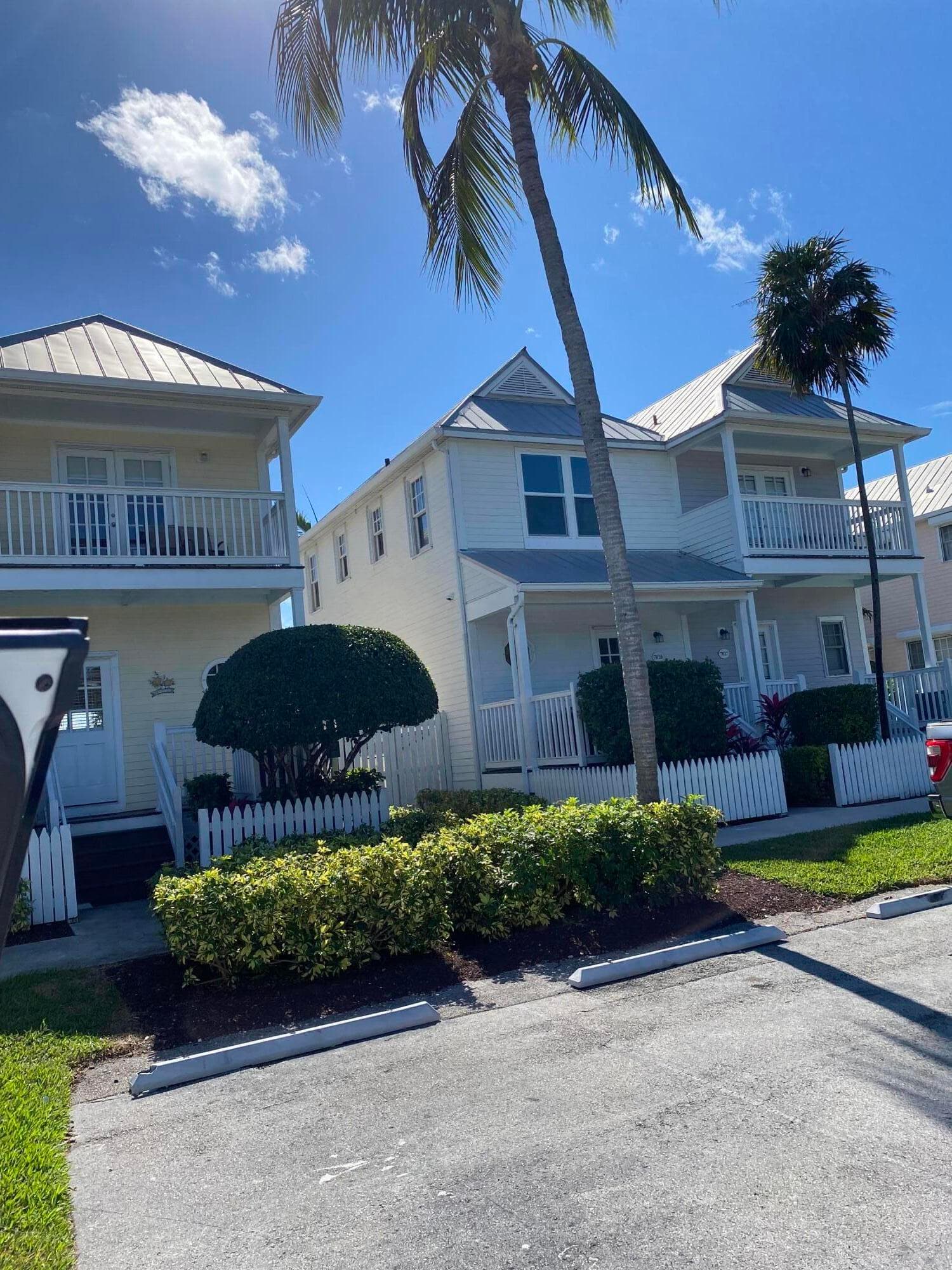 7028 Harbor Village Drive photo 2