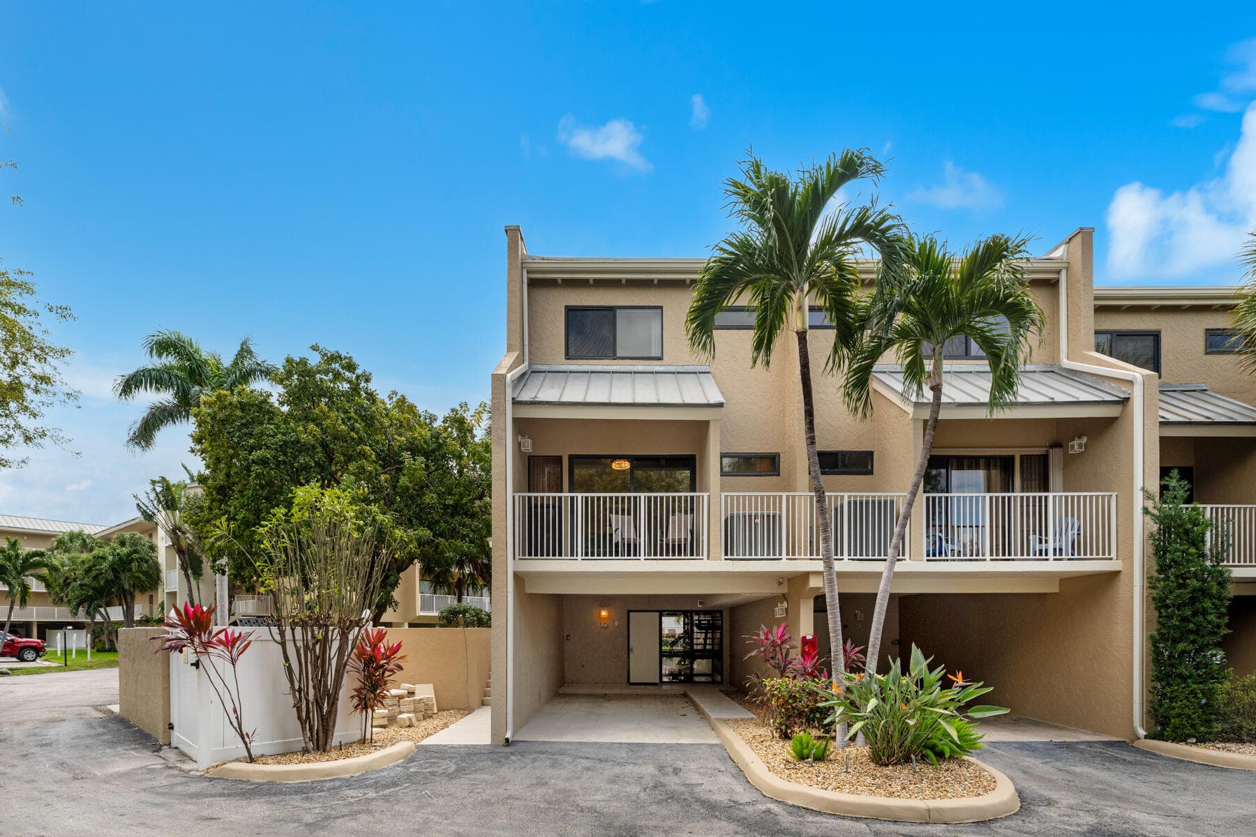 1133 W Ocean Drive 10 photo 3