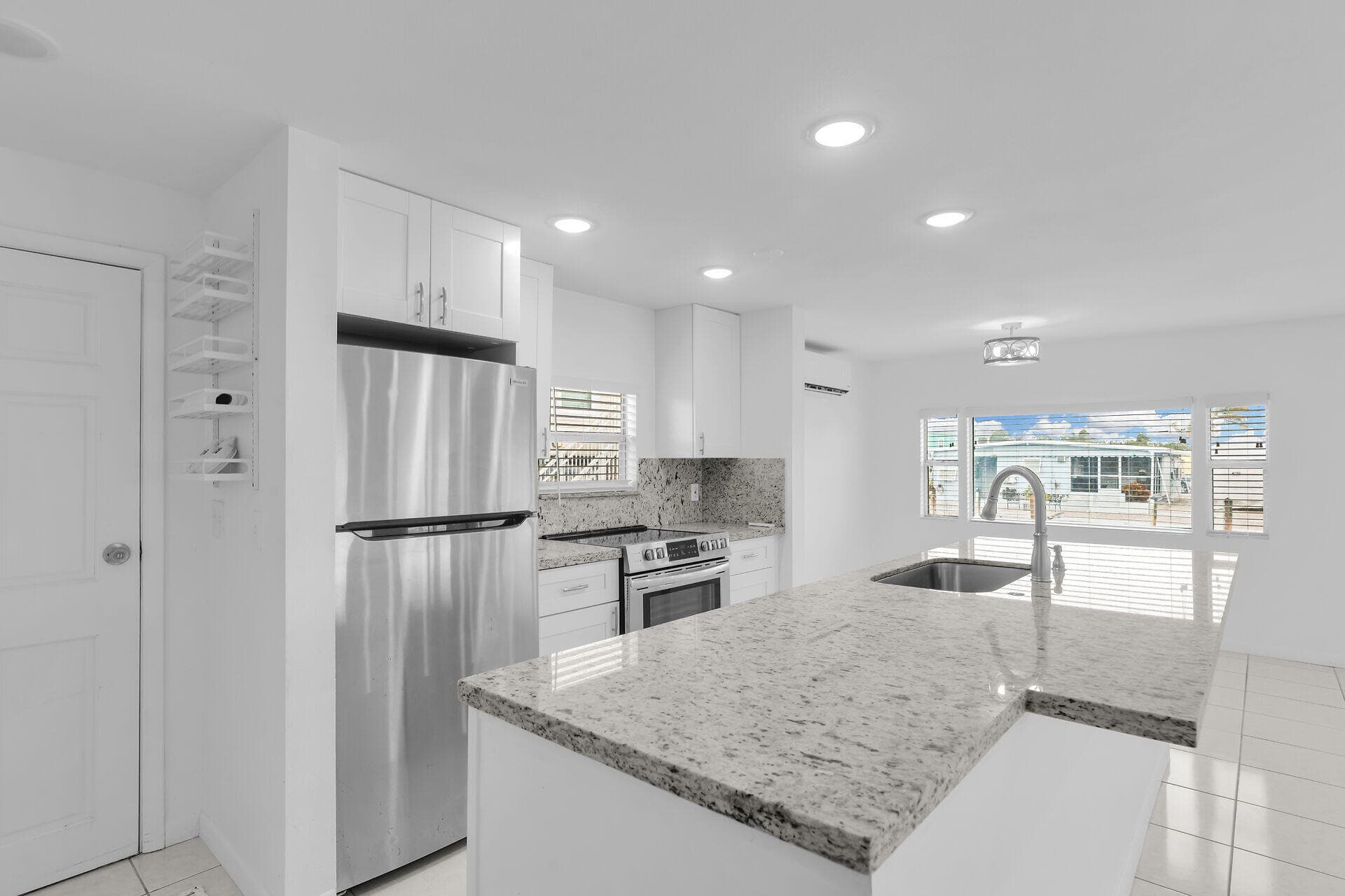 1250 27th Street photo 15